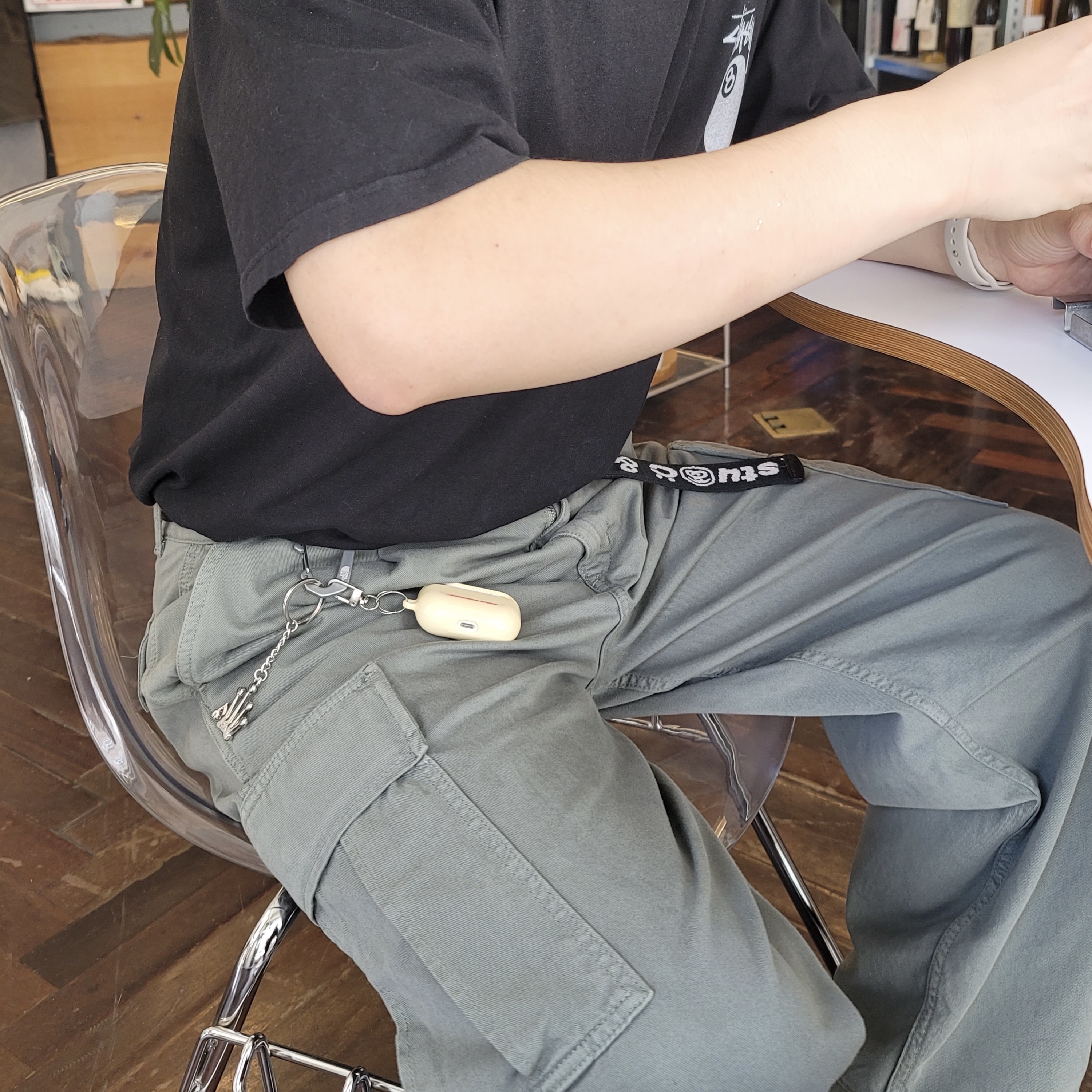 Stussy 8 Ball Pigment Dyed T-Shirt Black, Stussy x Cactus Plant Flea Market Web Belt Black 착용 스타일 - 2