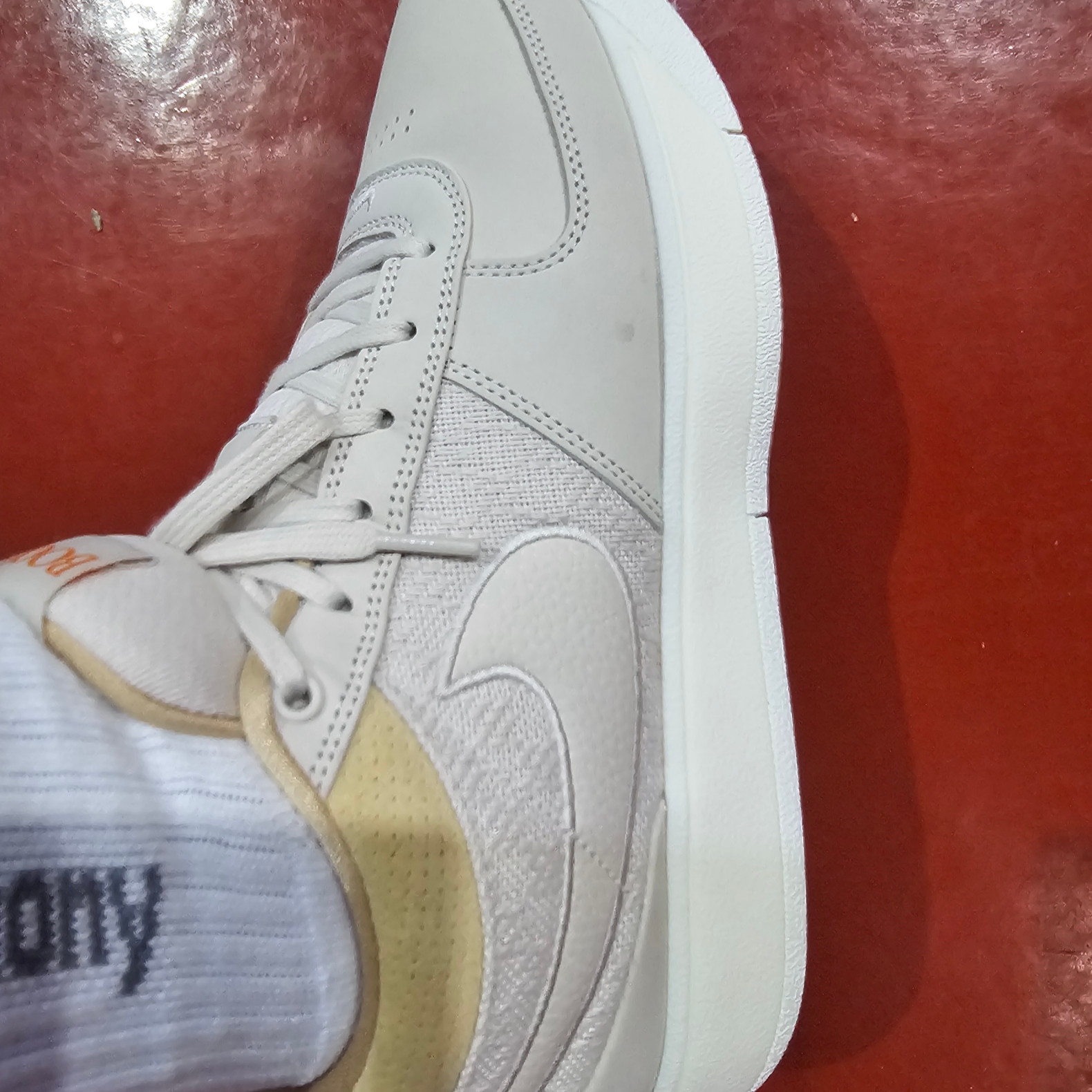 Nike Book 1 EP Light Orewood Brown 착용 스타일 - 4