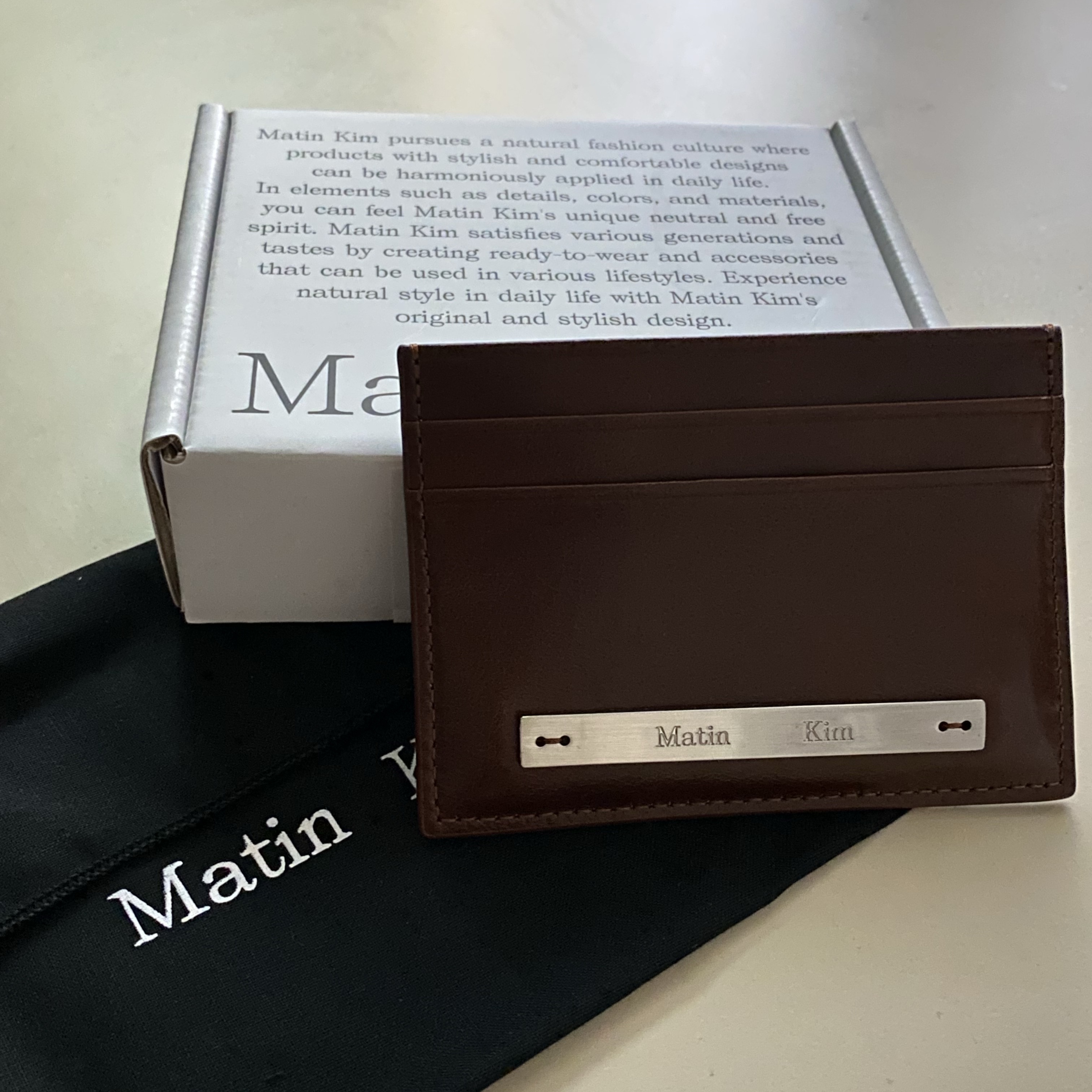 Matin Kim Vintage Card Wallet Brown 착용 스타일