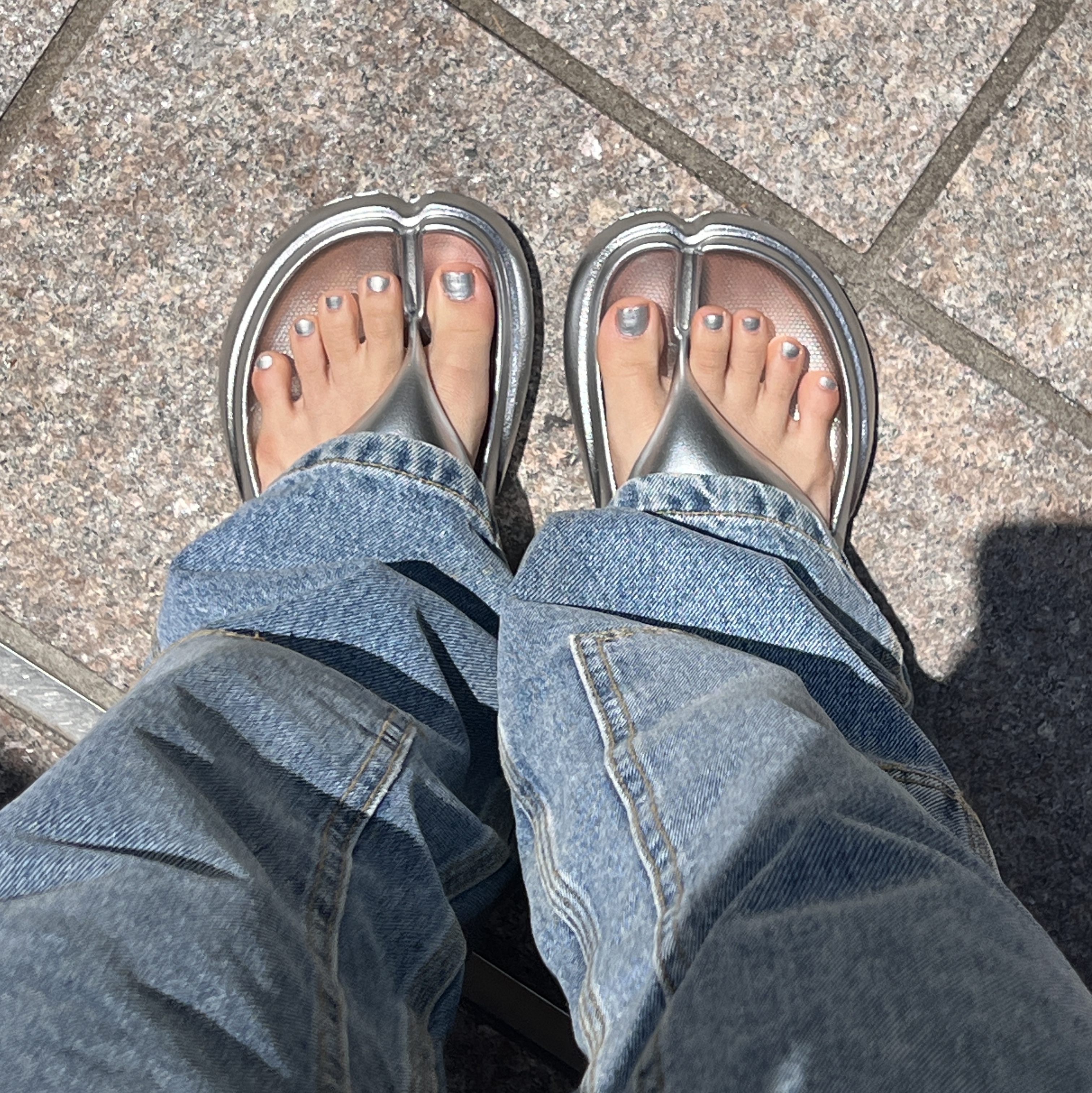 PAES Flipflop 02 Silver 착용 스타일