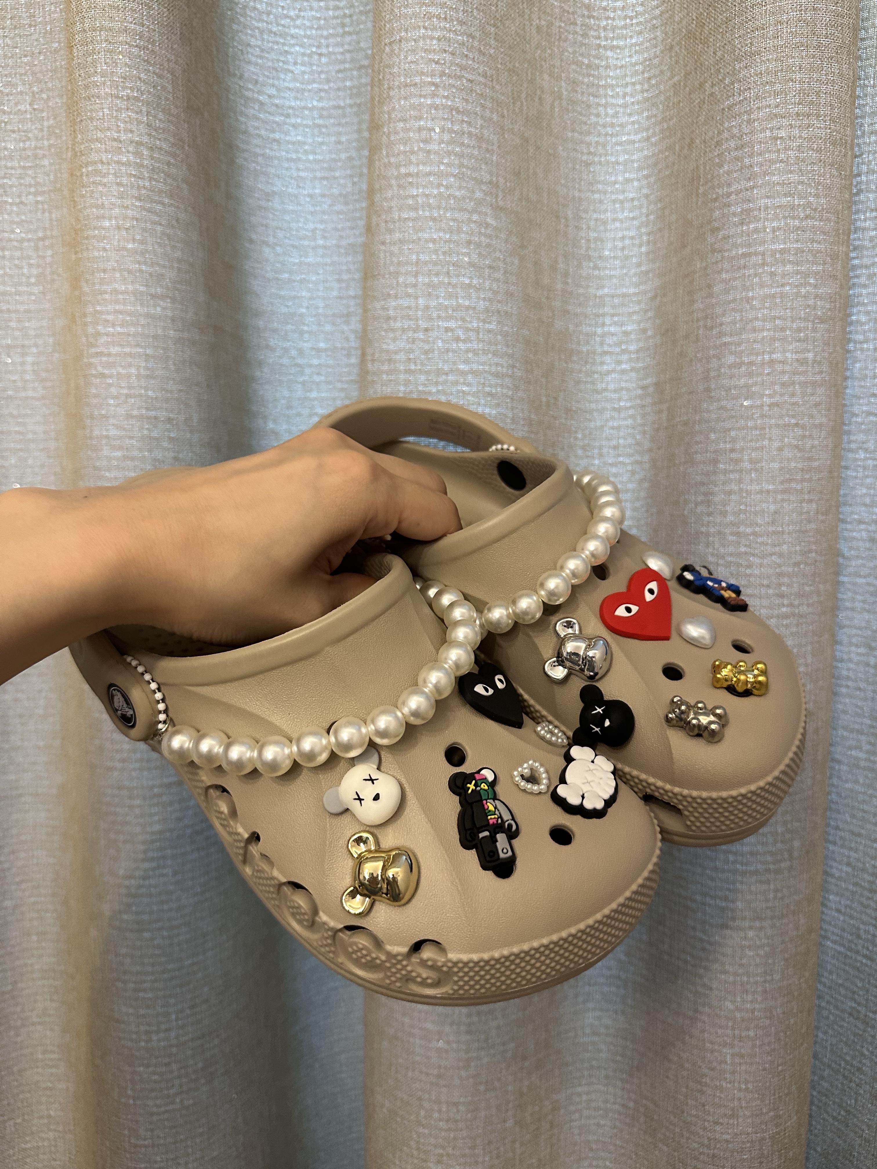 Crocs Baya Clog Cobblestone 착용 스타일