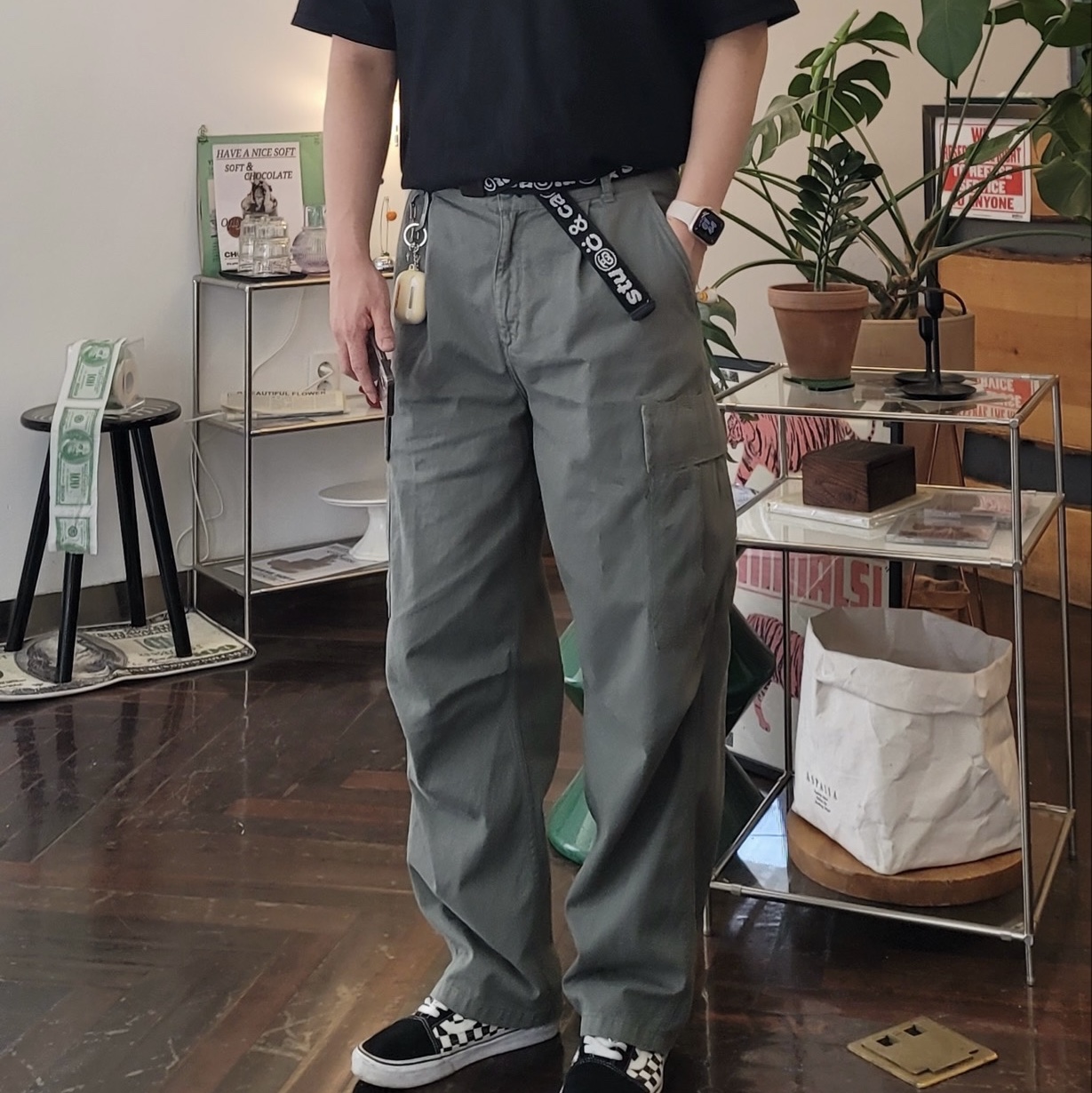 Stussy 8 Ball Pigment Dyed T-Shirt Black, Stussy x Cactus Plant Flea Market Web Belt Black 착용 스타일 - 3