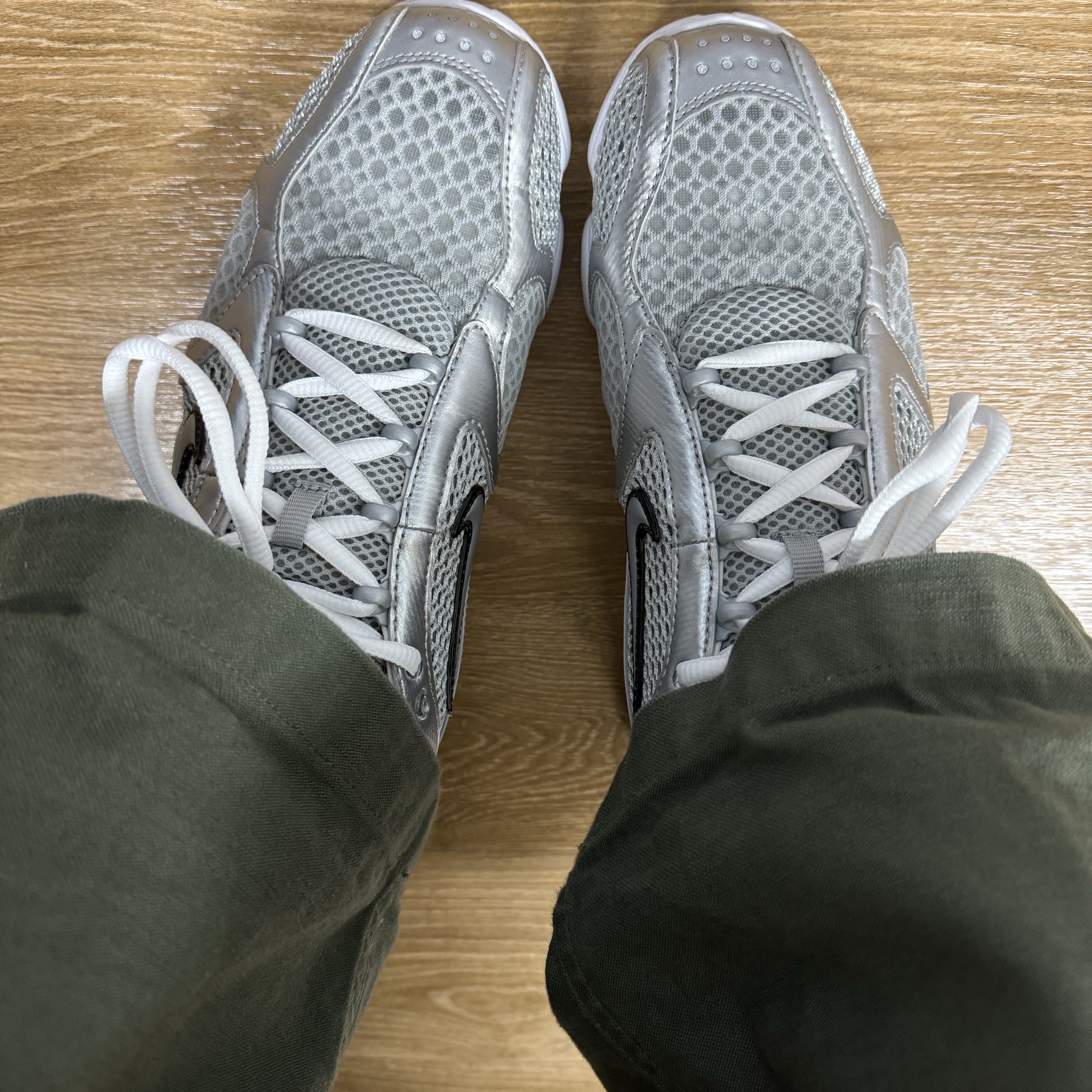 Nike Air Zoom Spiridon Cage 2 Metallic Silver 착용 스타일 - 2