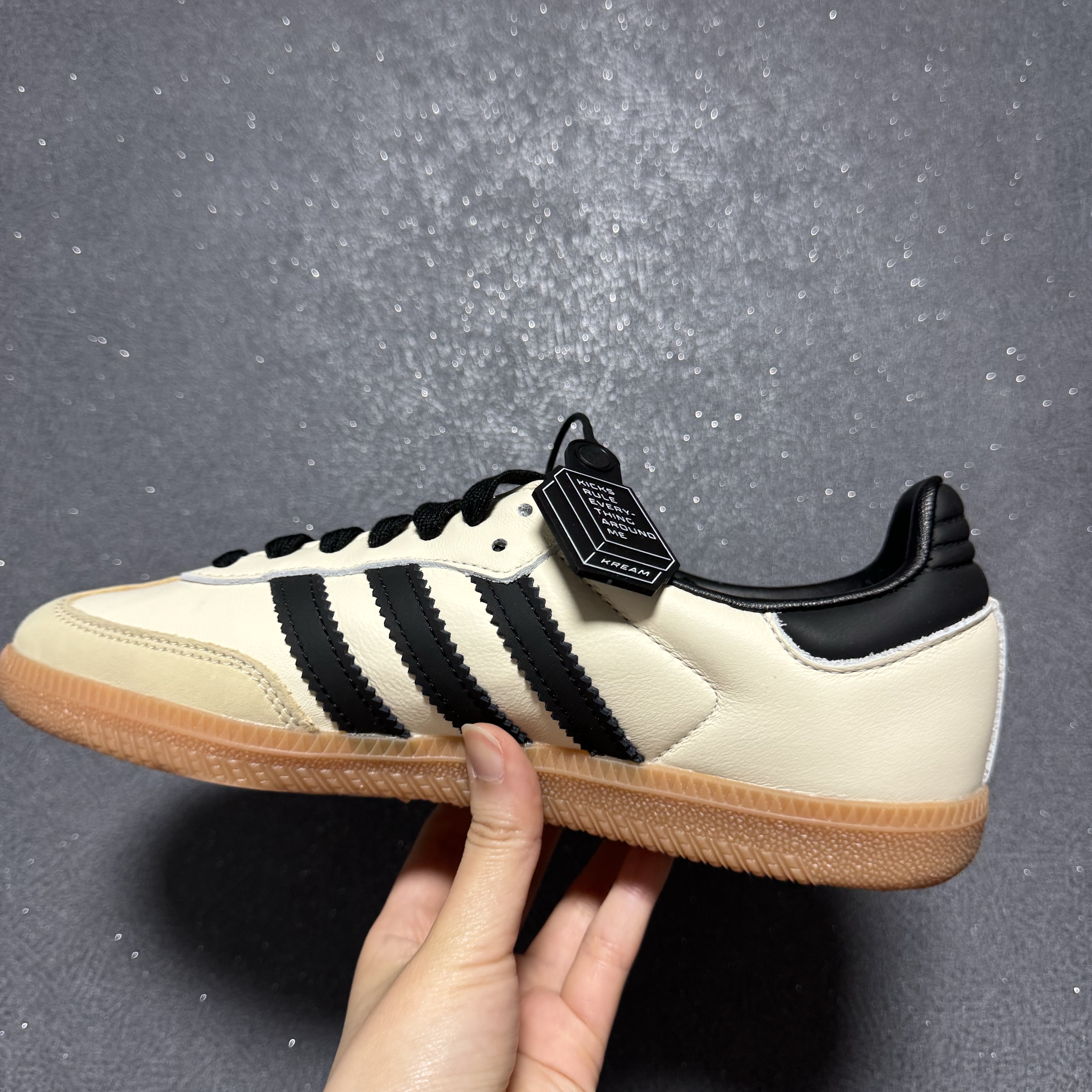 (W) Adidas Samba OG Cream White Core Black 착용 스타일