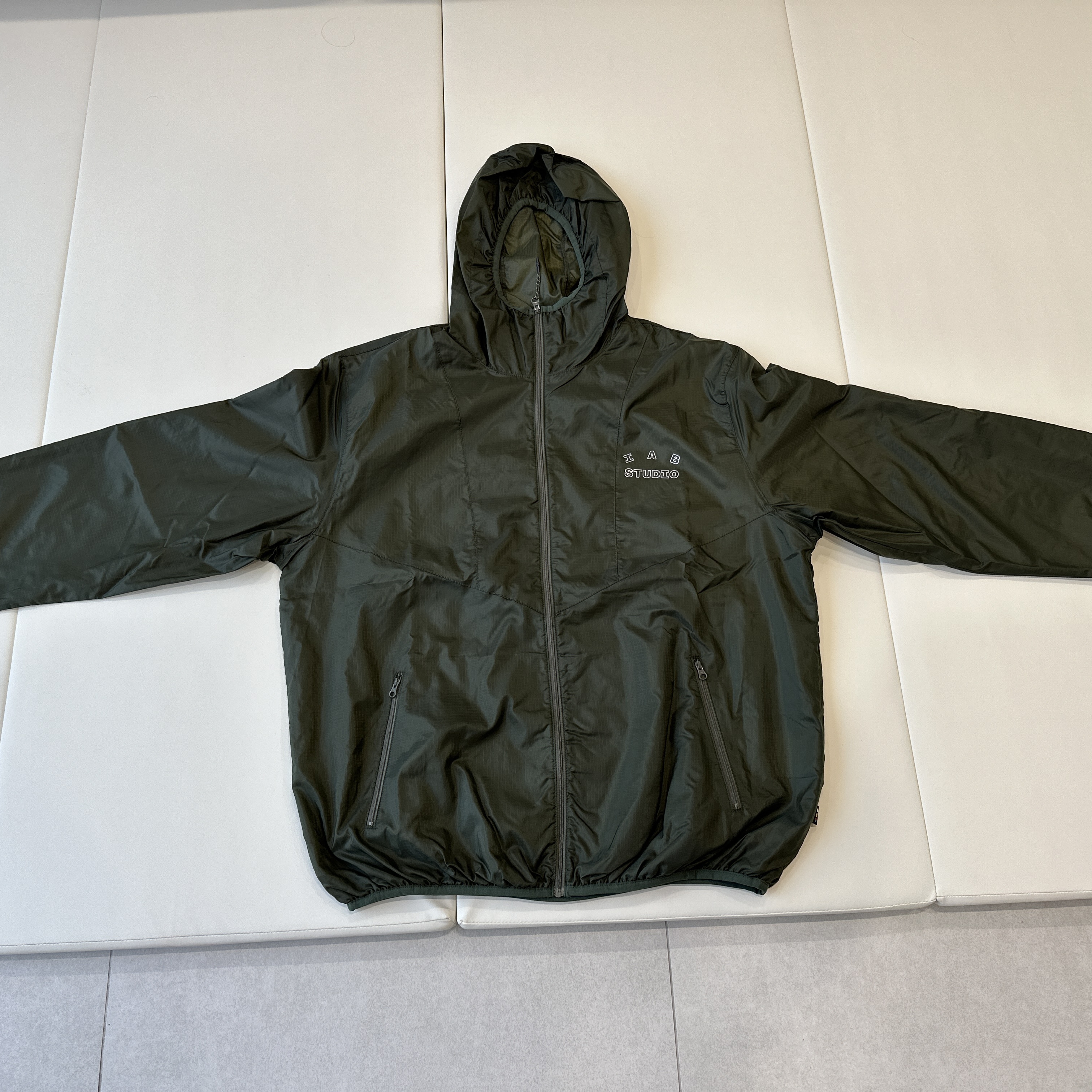 IAB Studio Ripstop Wind Jacket Deep Green 착용 스타일 - 5