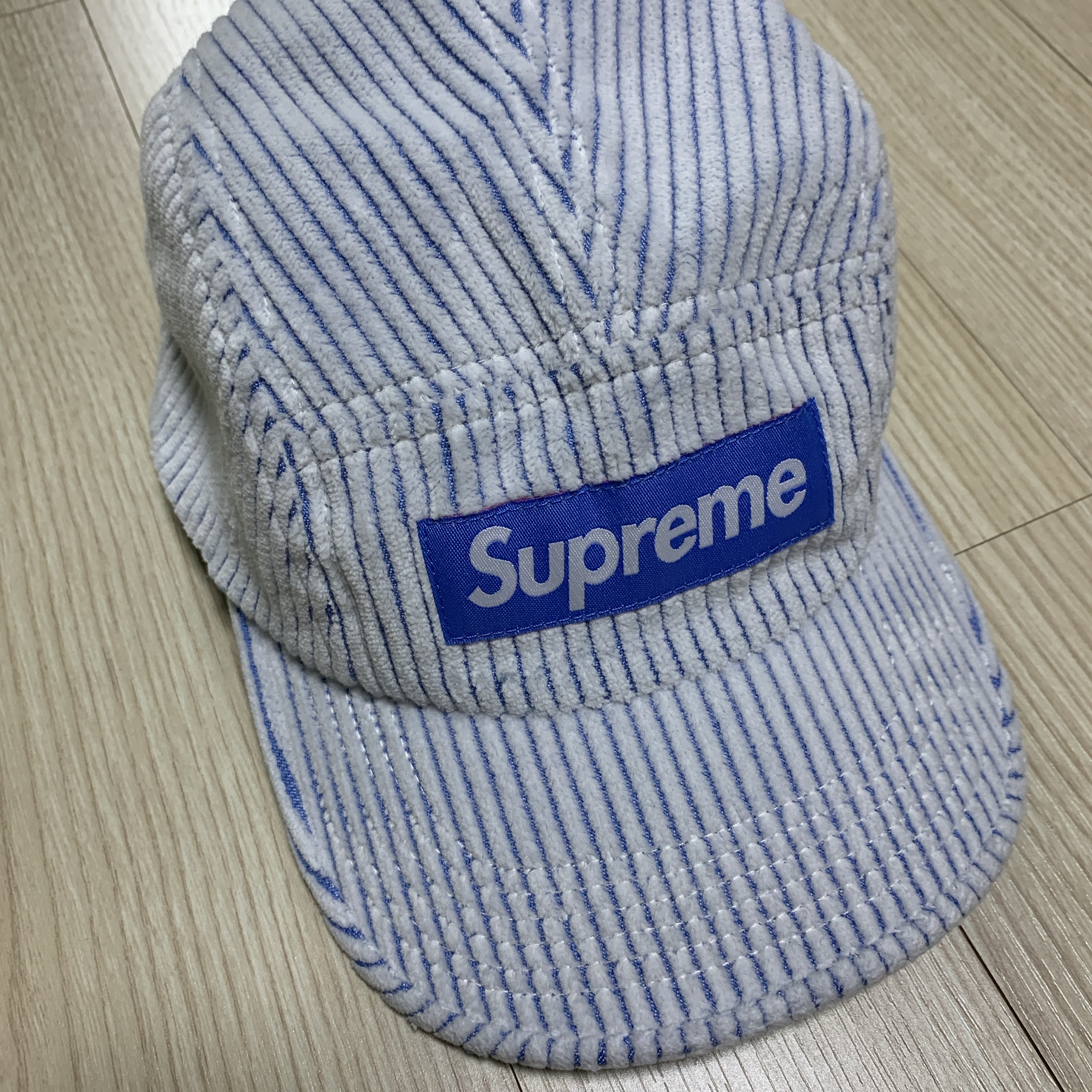 Supreme 2-Tone Corduroy Camp Cap White - 23SS 착용 스타일
