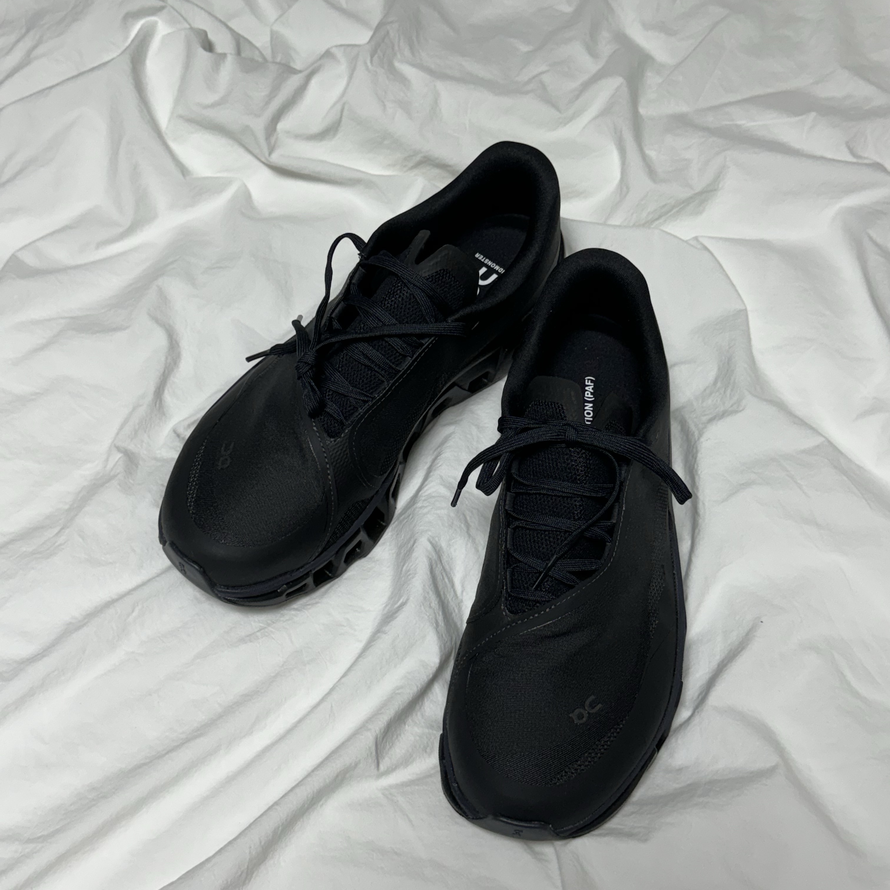 On Running x Post Archive Faction (Paf) Cloudmonster 2 Black Magnet 착용 스타일 - 1
