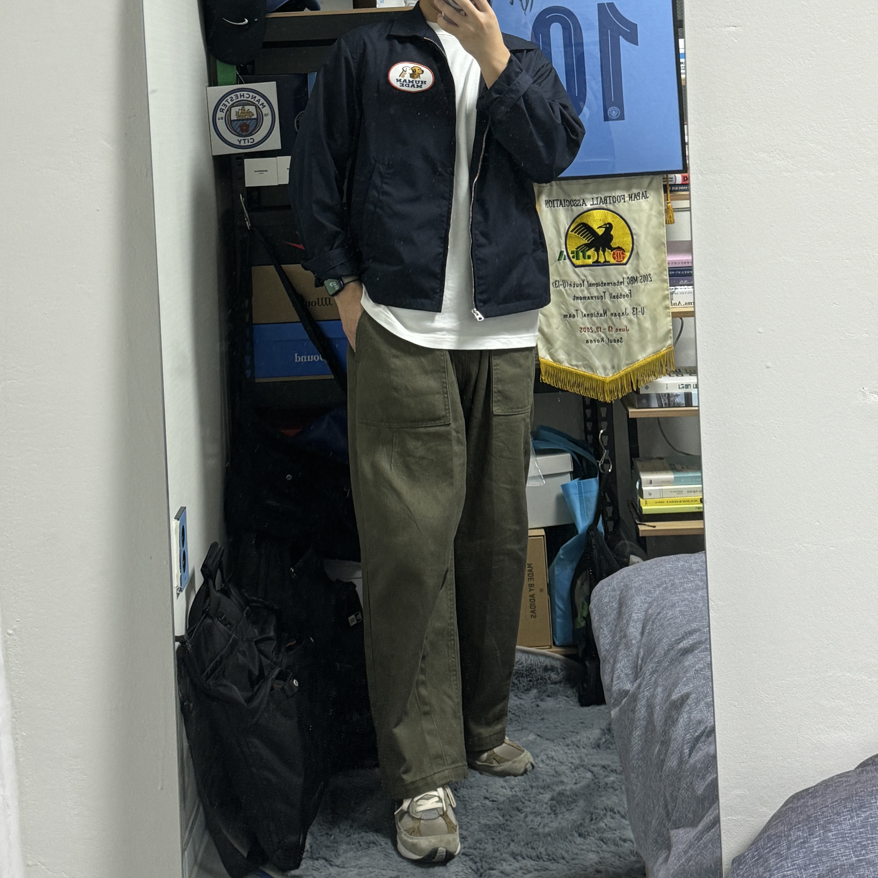 Human Made Drizzler Jacket Navy, New Balance x JJJJound 991 Made in UK Grey 착용 스타일