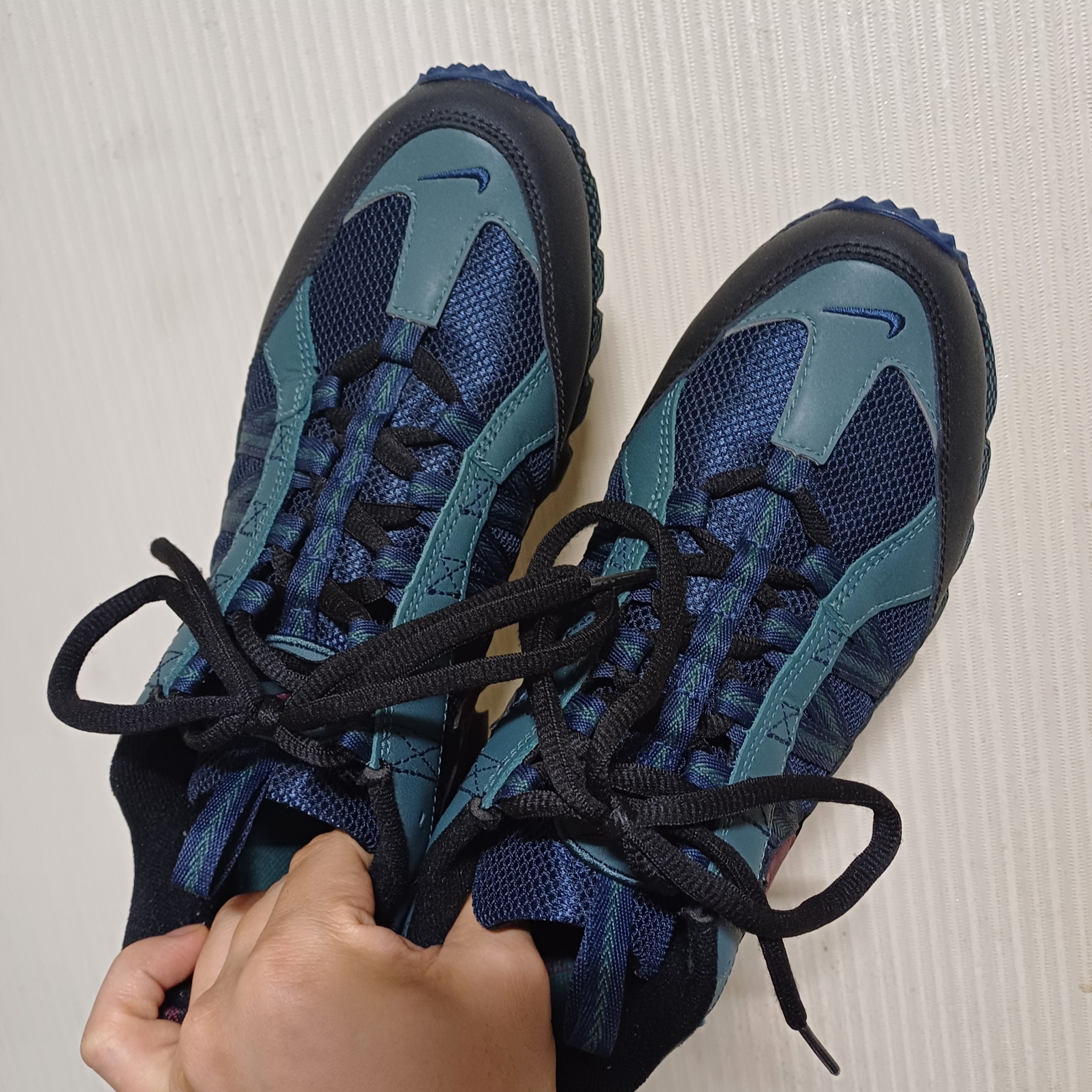 Nike Air Humara Faded Spruce 착용 스타일 - 1