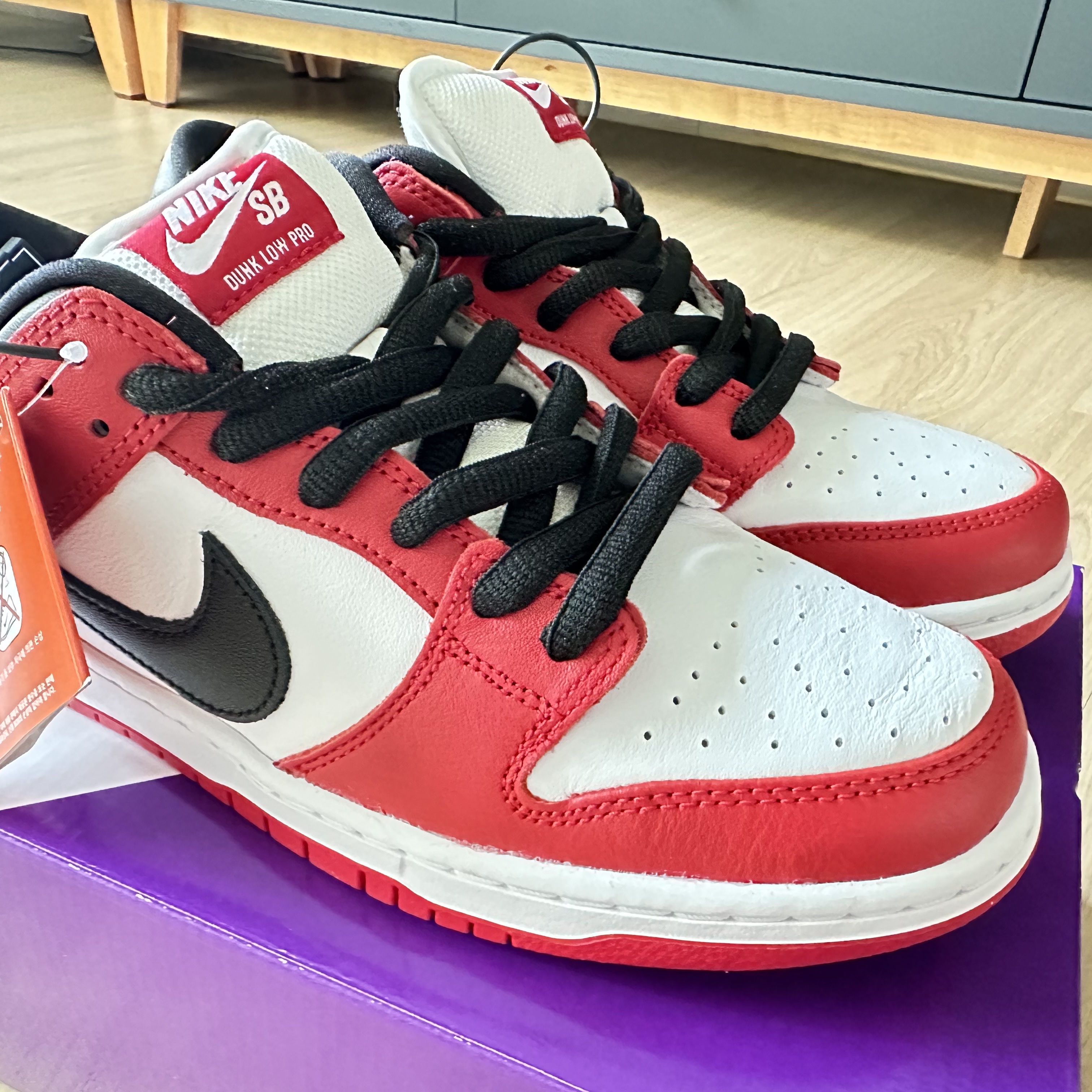 Nike SB Dunk Low Pro Chicago 착용 스타일 - 2