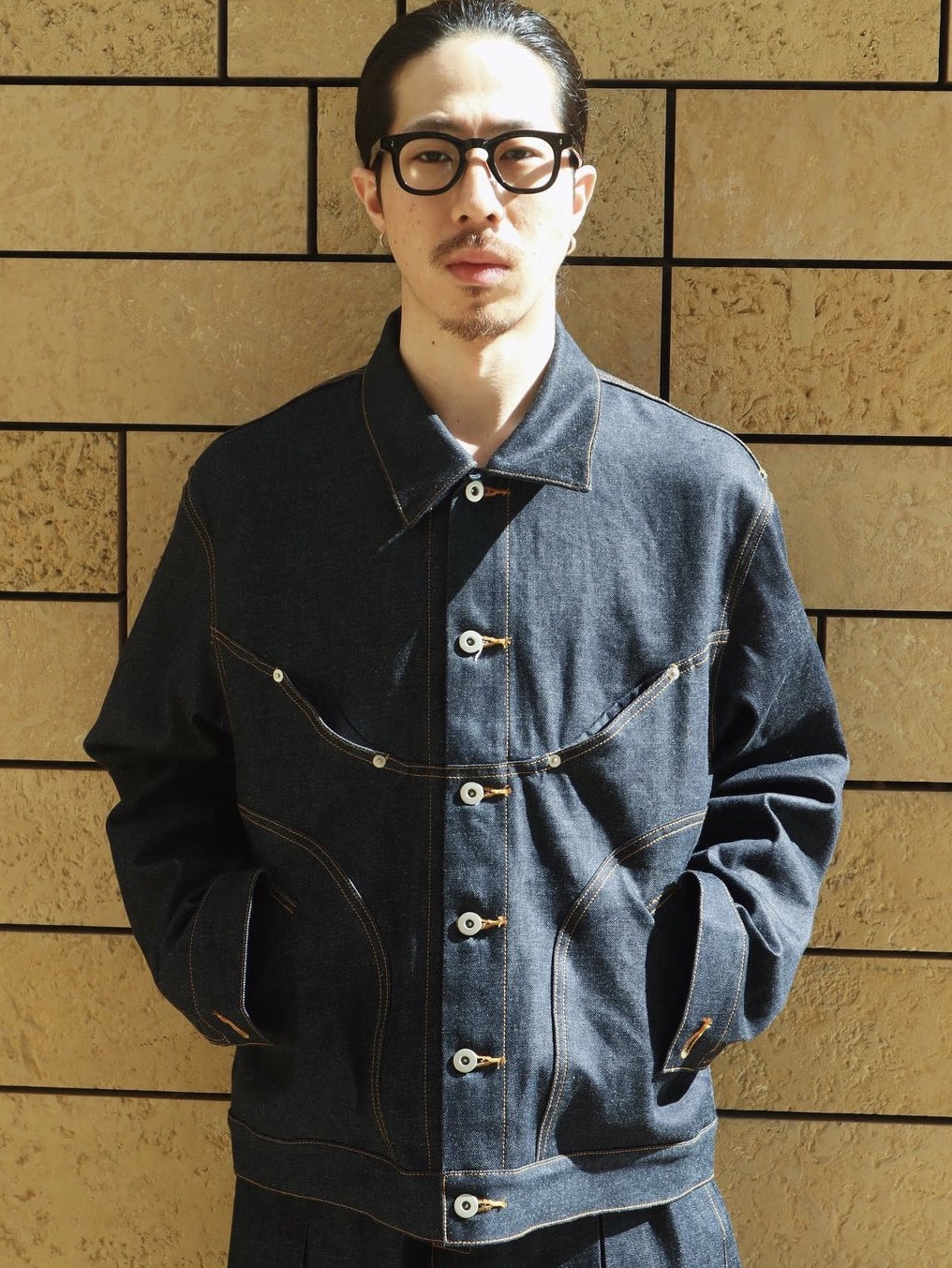 Sage Nation Denim Jiji Jacket Raw Denim, Sage Nation Box Pleat Trouser Denim Raw Denim 착용 스타일 - 2