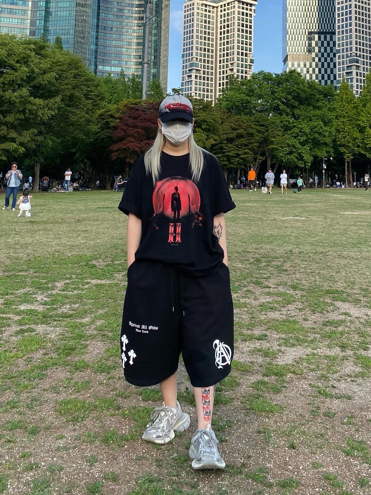 [더블적립] ETCE Fadeout Cap Black, (W) Balenciaga 3XL Sneakers Light Beige 착용 스타일 - 3