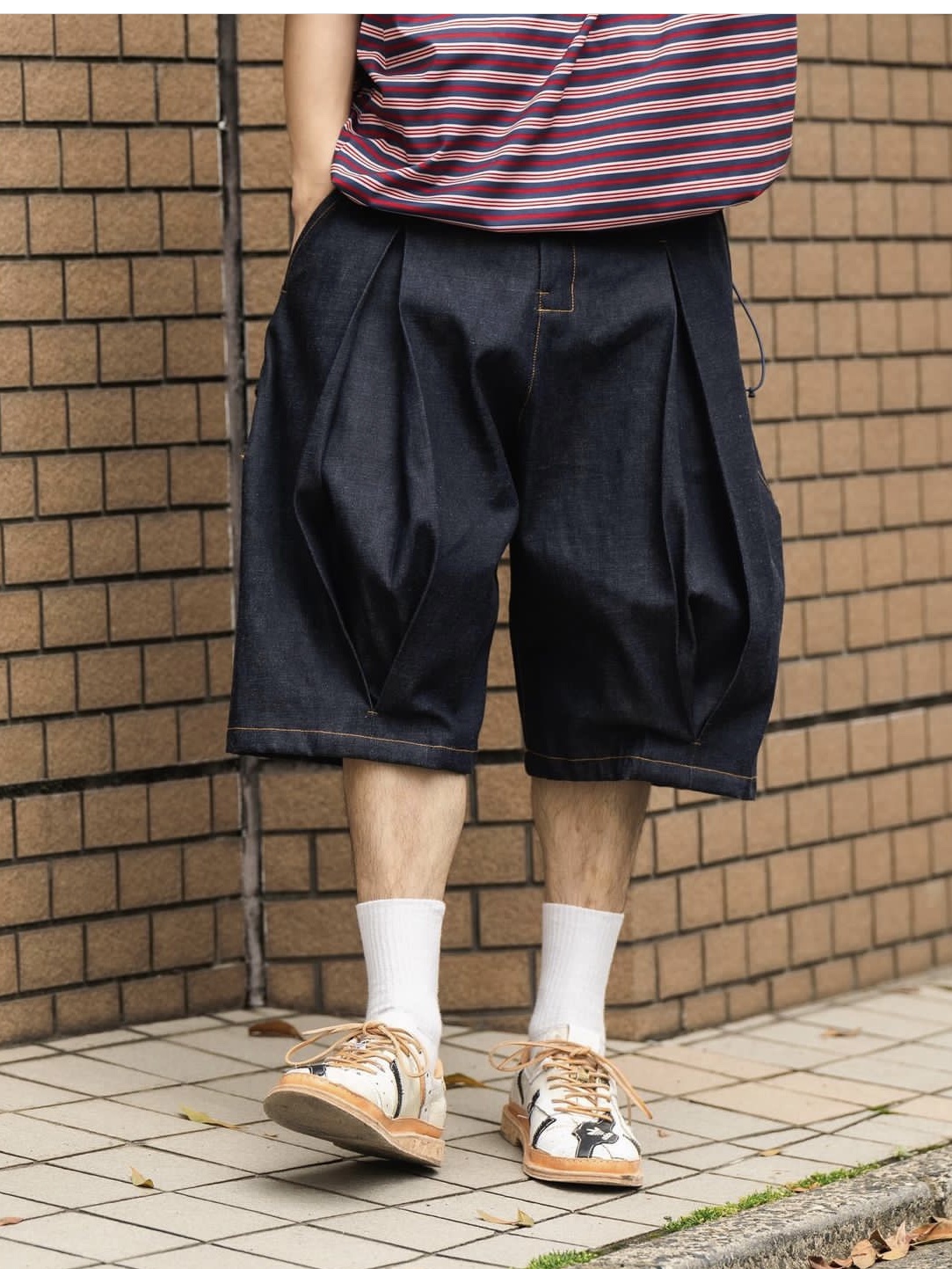 Sage Nation Box Pleat Denim Shorts Raw Denim 착용 스타일 - 2