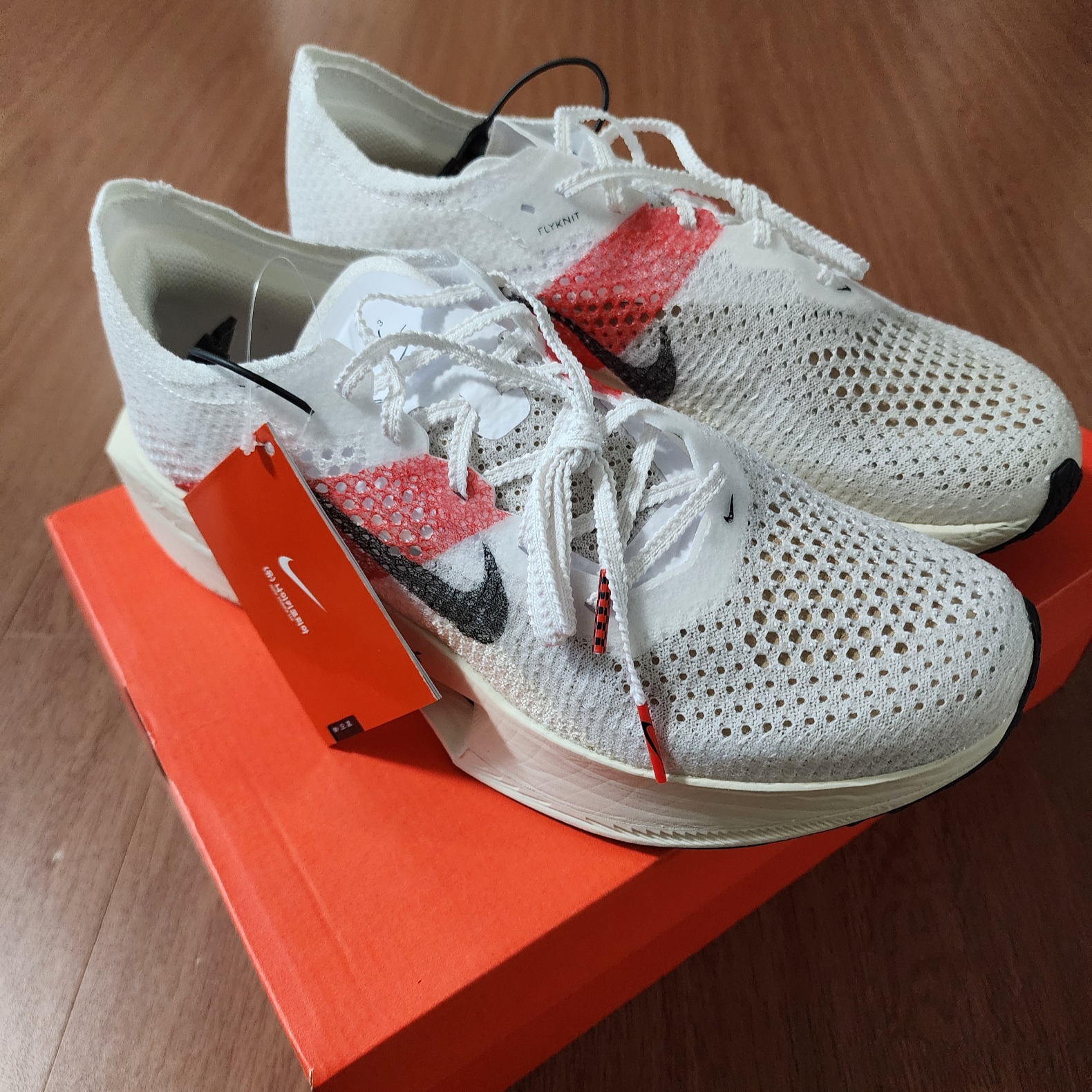 Nike ZoomX Vaporfly Next% 3 Eliud Kipchoge 착용 스타일