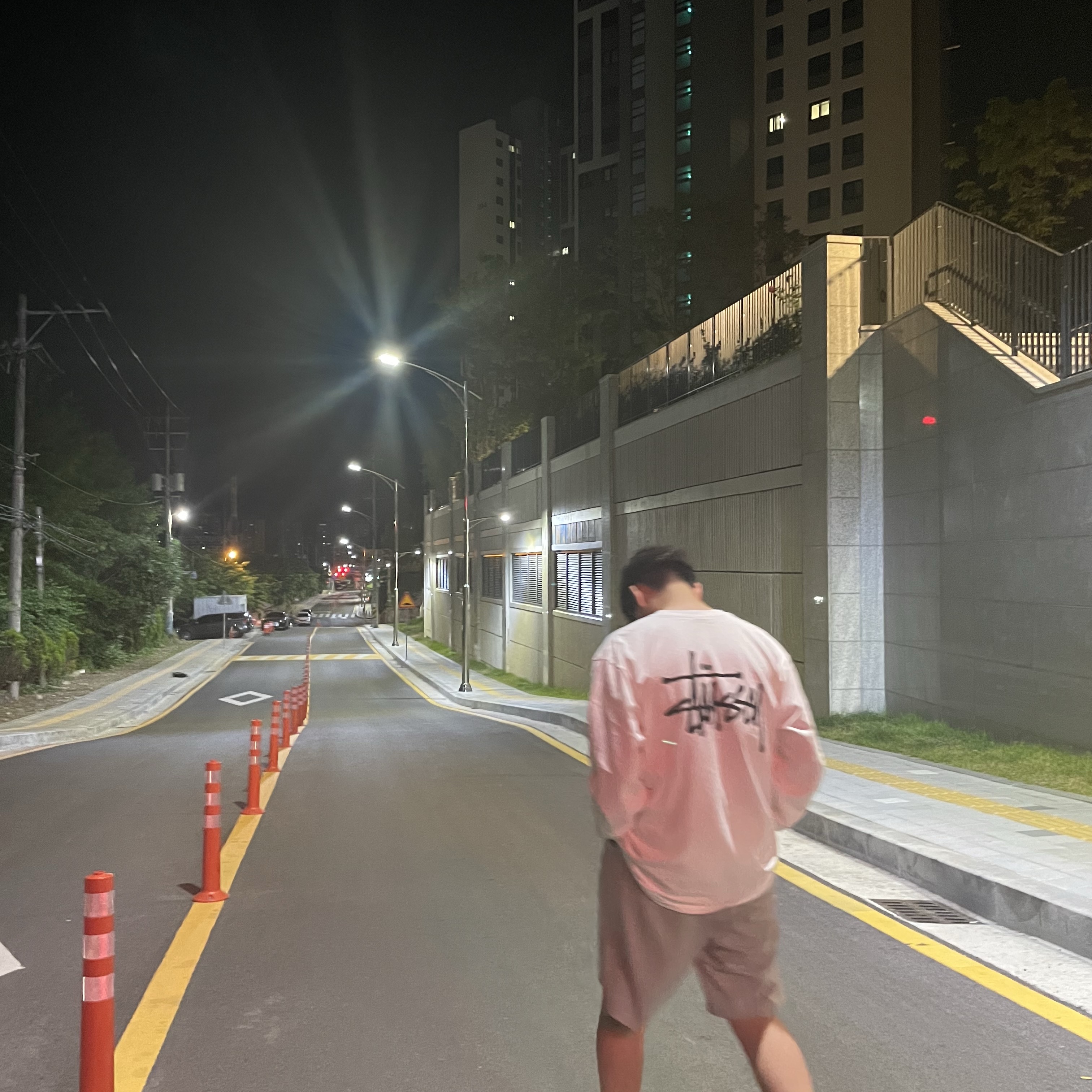 Stussy Basic Stussy LS T-Shirt White 2022 착용 스타일