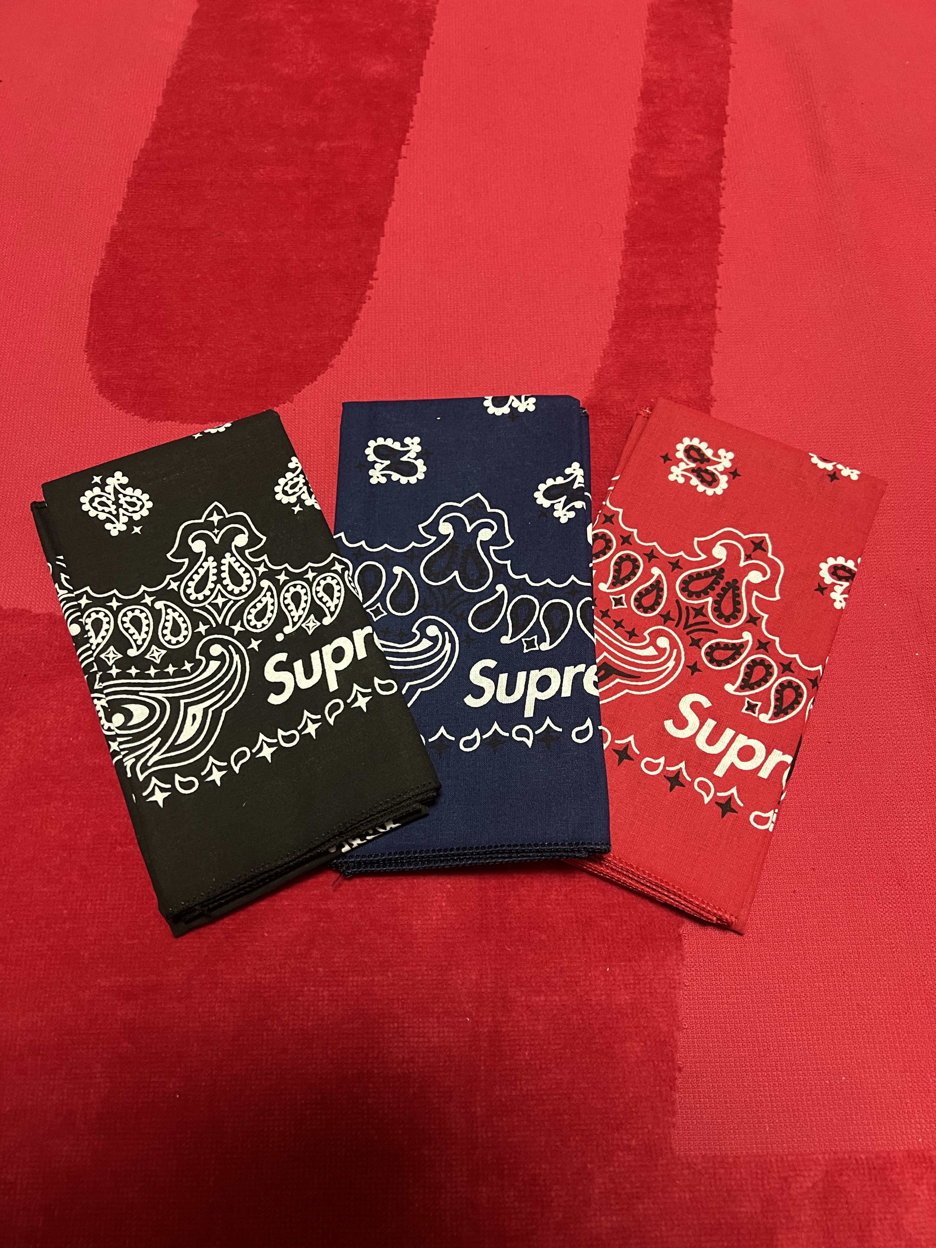 Supreme West Hollywood Box Logo T-Shirt White - 23SS, Supreme x Nike Arc Corduroy 6-Panel Red Camo - 22SS 착용 스타일 - 5