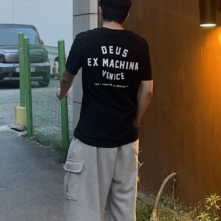 Deus Ex Machina Venice Skull T-Shirt Black 착용 스타일 - 2