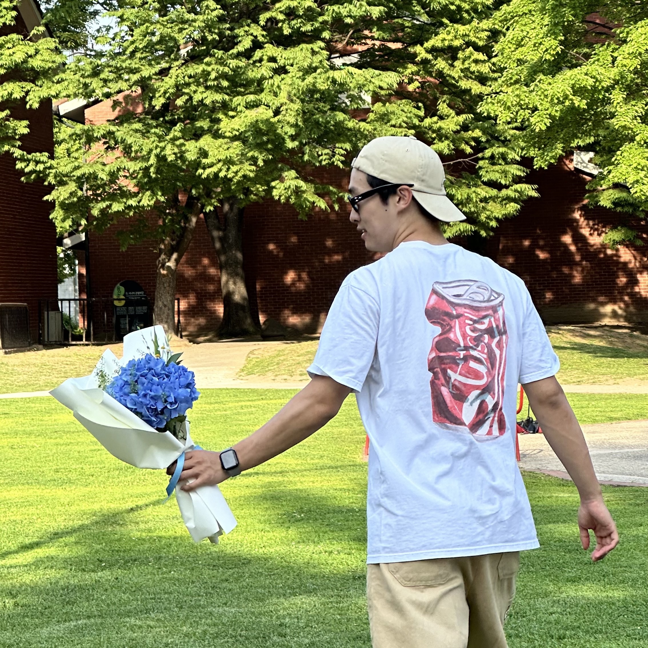 Stussy Soda Can T-Shirt White, Nike Air Force 1 '07 WB Flax 착용 스타일 - 2