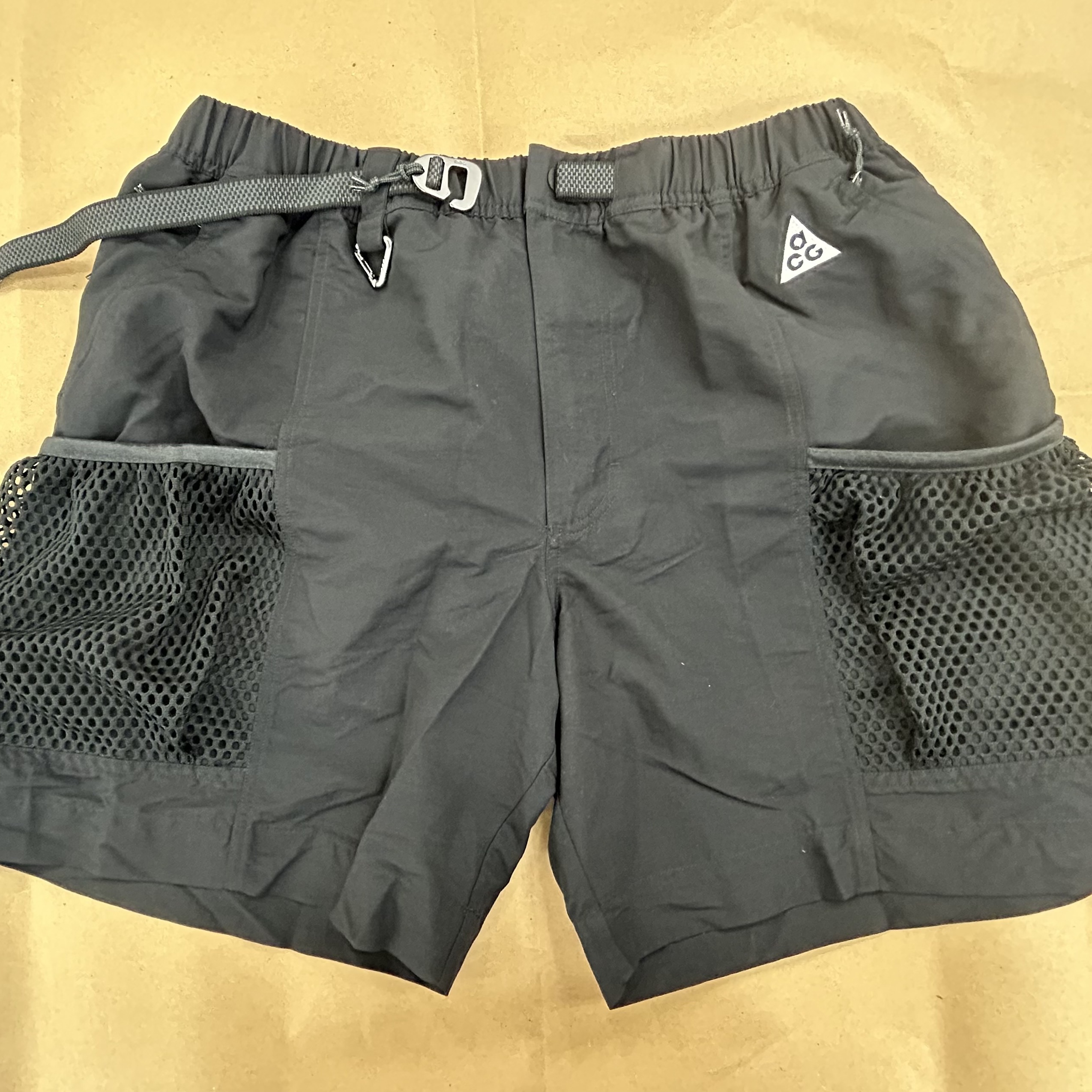Nike ACG Snowgrass Cargo Shorts Black - Asia 착용 스타일