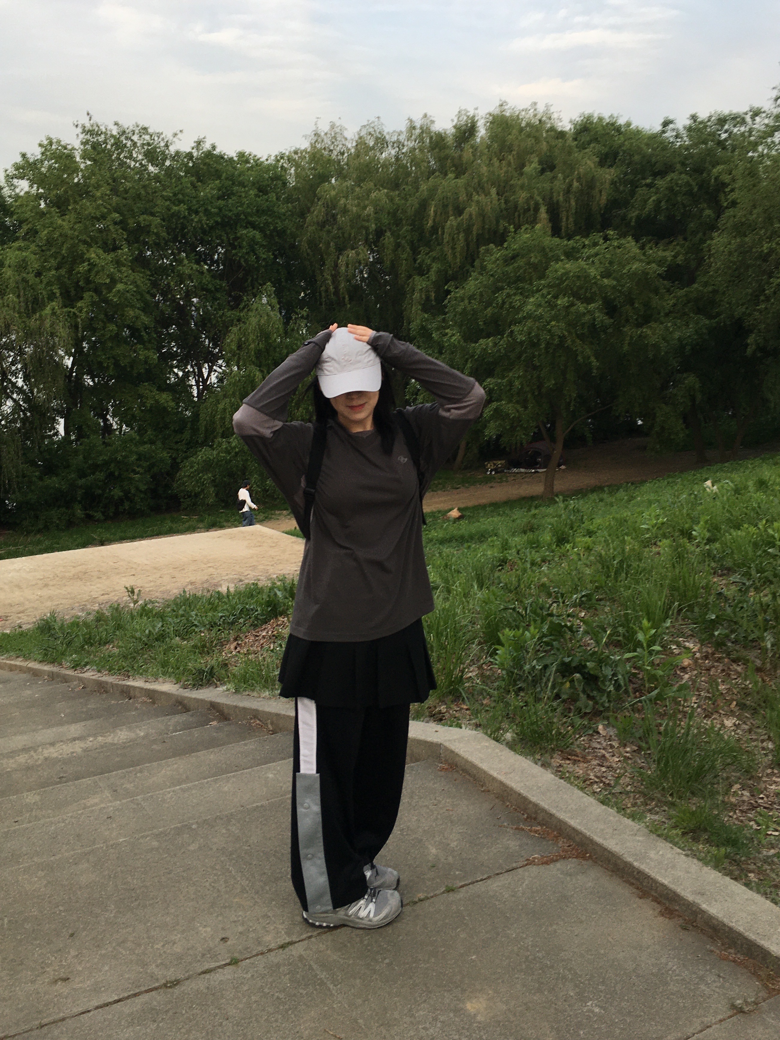 Sansan Gear Piping Block Long Sleeves Charcoal - 24SS, Sansan Gear Nylon Wing Cap Grey - 22FW 착용 스타일 - 2