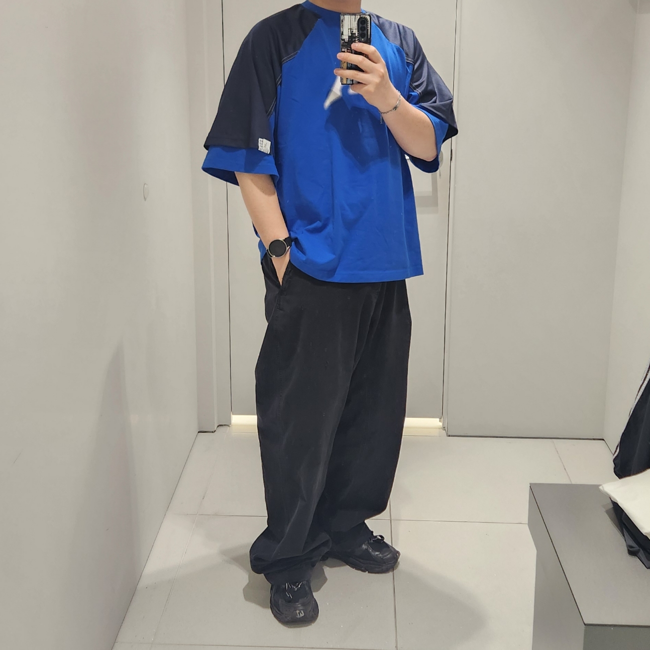 Balenciaga Minimal Cargo Pants Black 착용 스타일