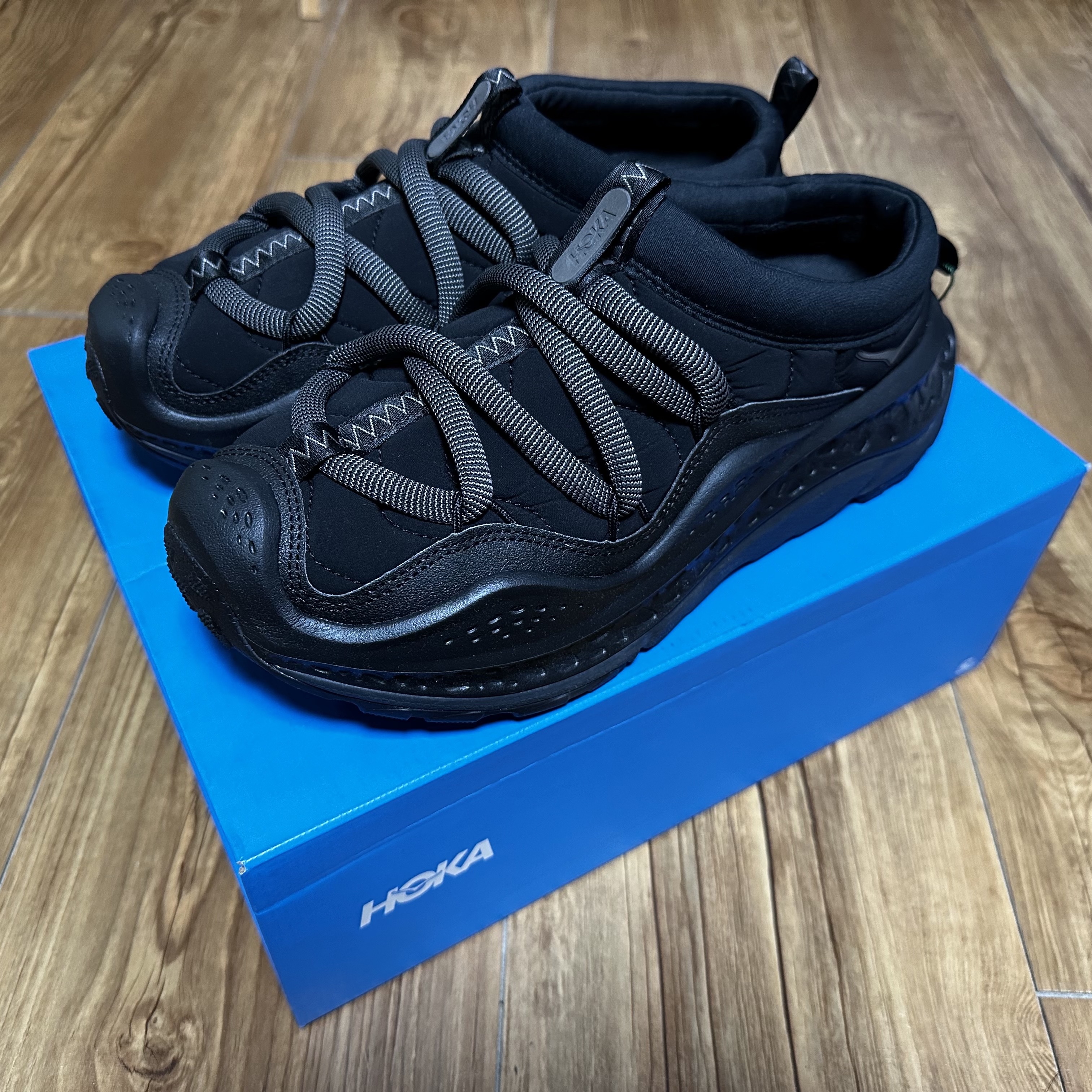 Hoka Ora Primo Black 착용 스타일 - 1