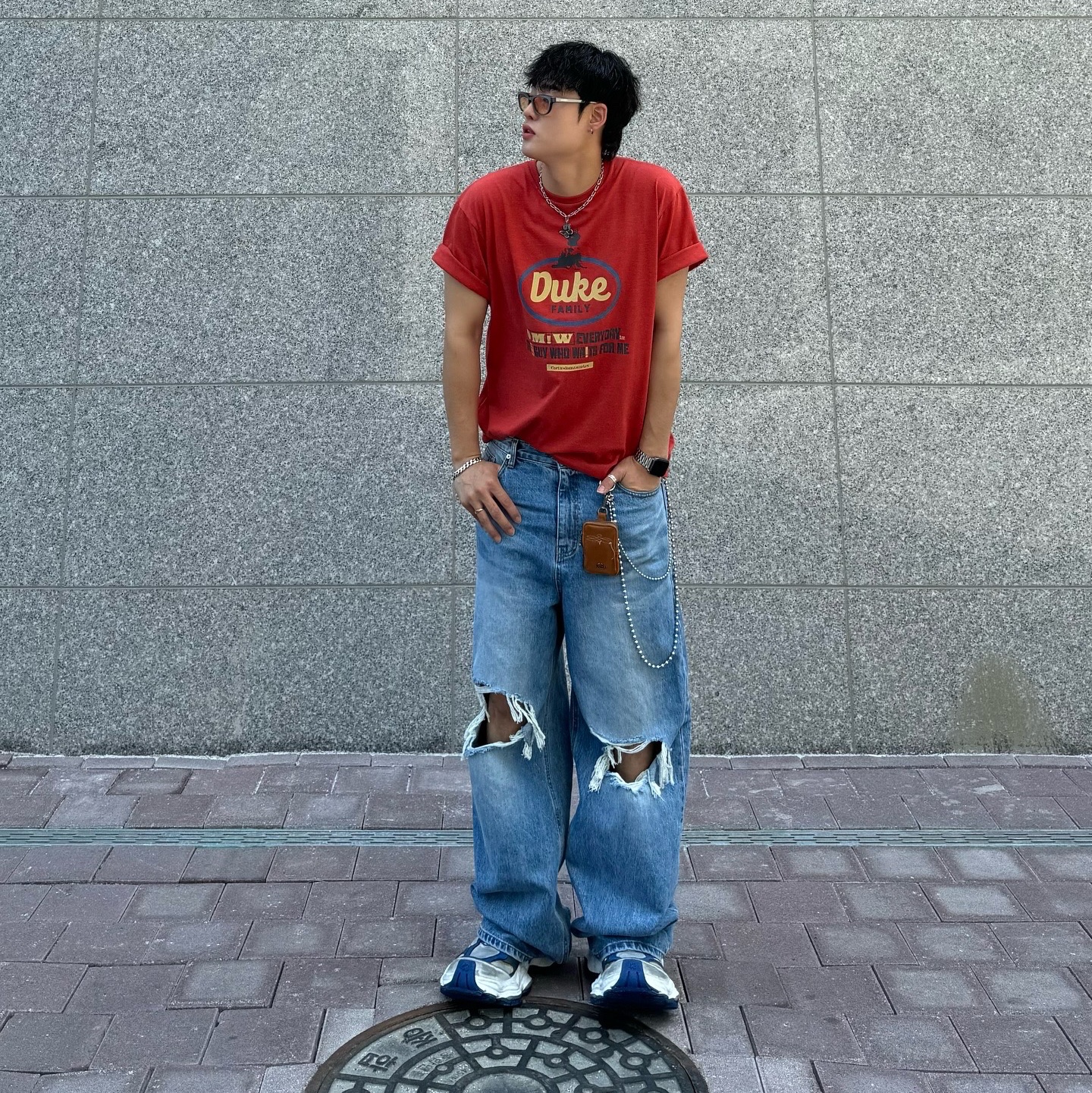 Balenciaga Cargo Sneakers Grey White Blue 착용 스타일 - 1