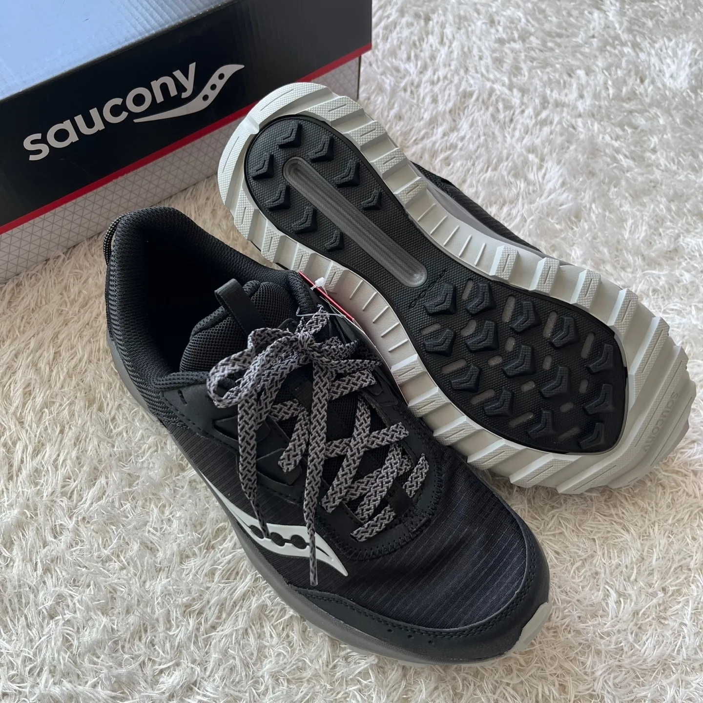 Saucony Aura TR Black Gravel 착용 스타일 - 2