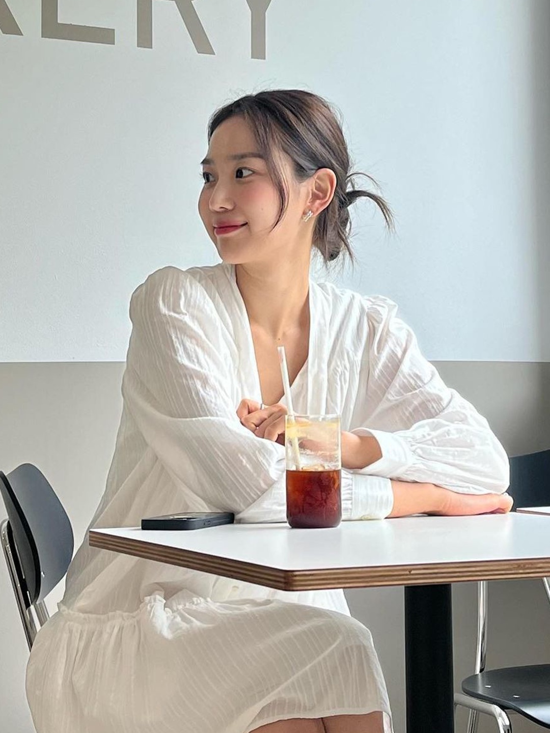 Margarin Fingers Rosy Layered One Piece White, Margarin Fingers Pin Tuck Shirring One Piece White 착용 스타일 - 6