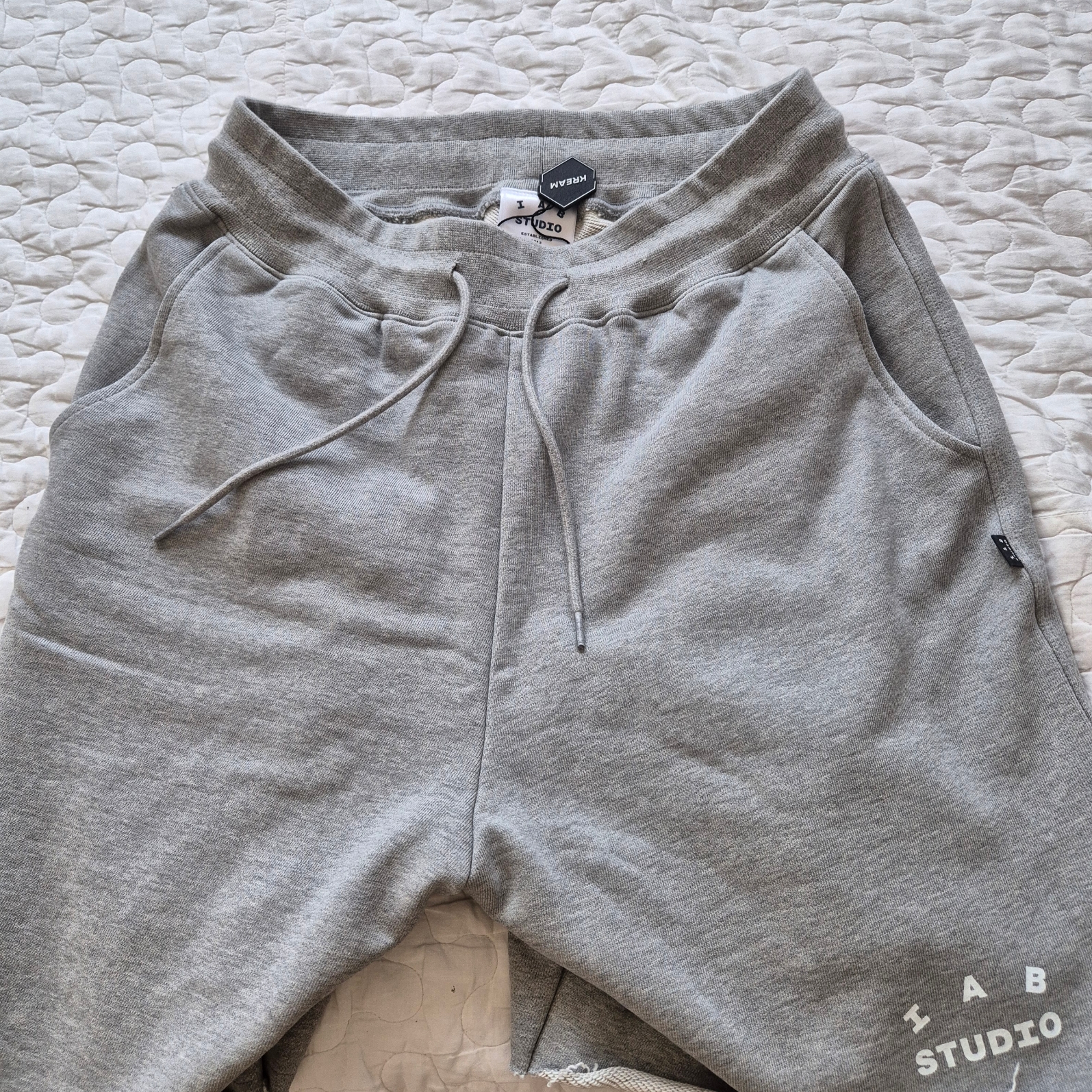 IAB Studio Heavy Sweat Shorts Gray - 23FW 착용 스타일