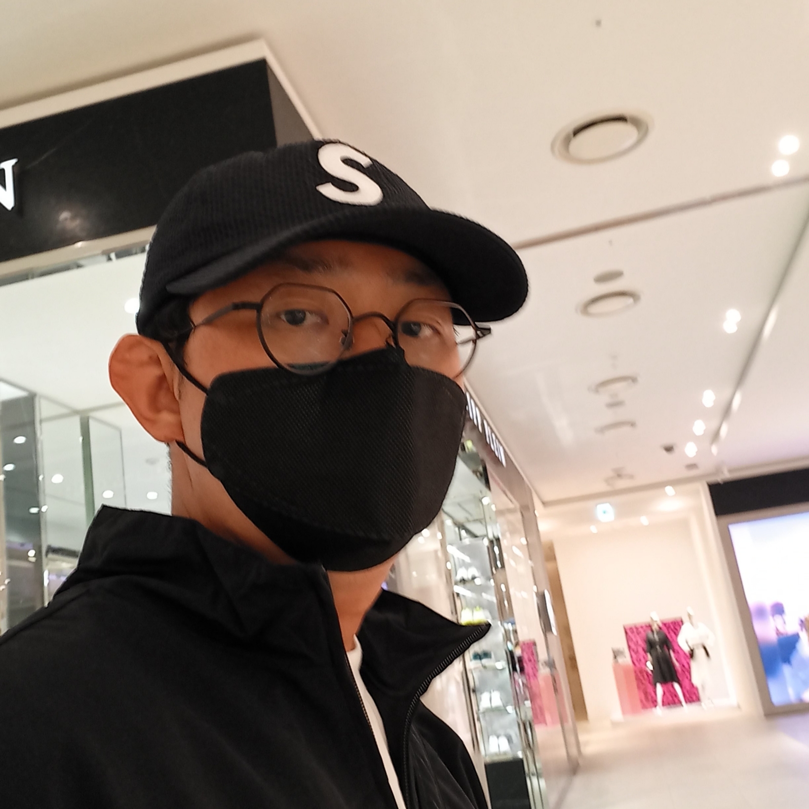 Supreme Seersucker S Logo 6-Panel Black - 24SS, AMI de Coeur T-Shirt White 착용 스타일 - 4