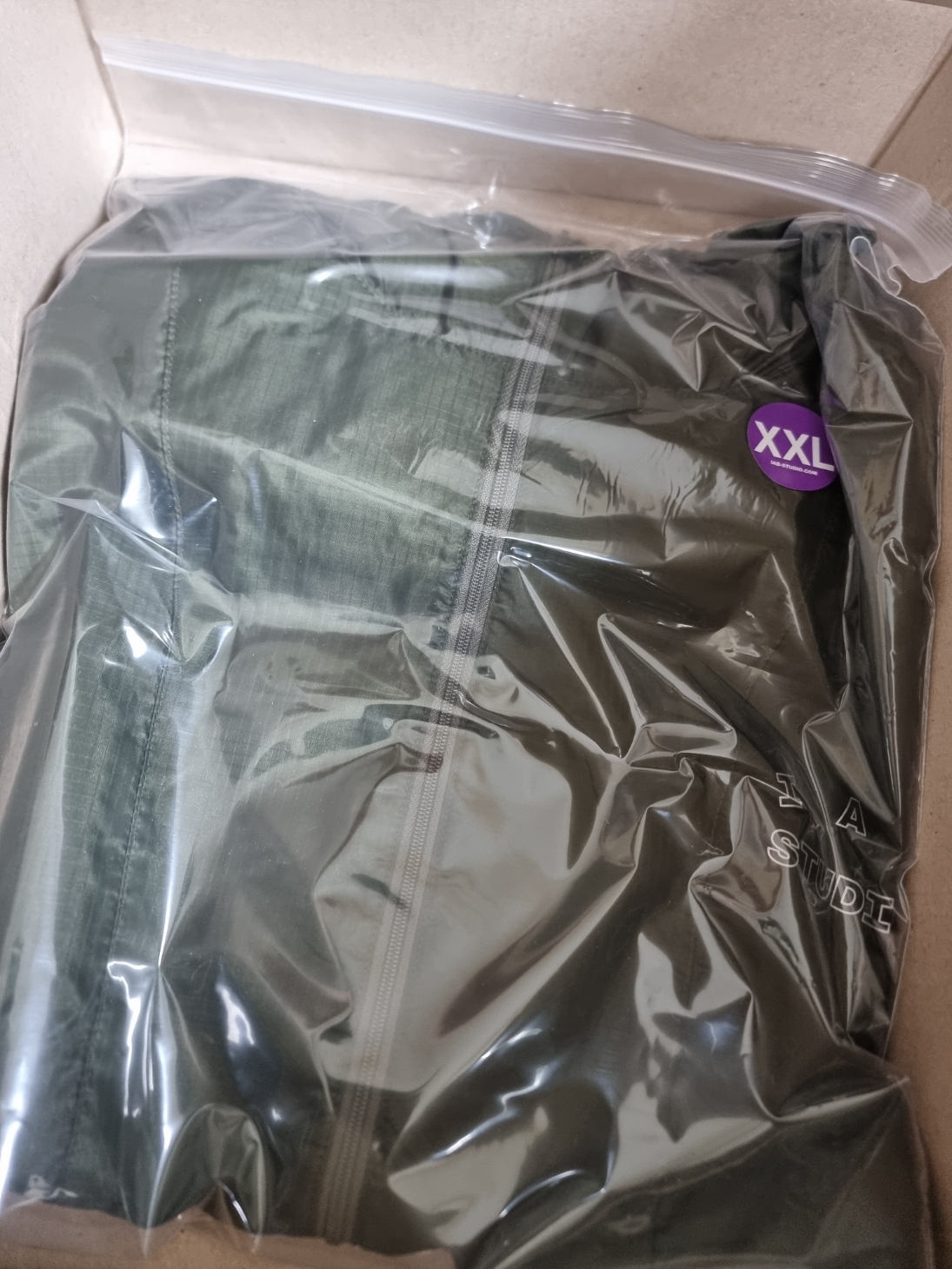 IAB Studio Ripstop Wind Jacket Deep Green 착용 스타일