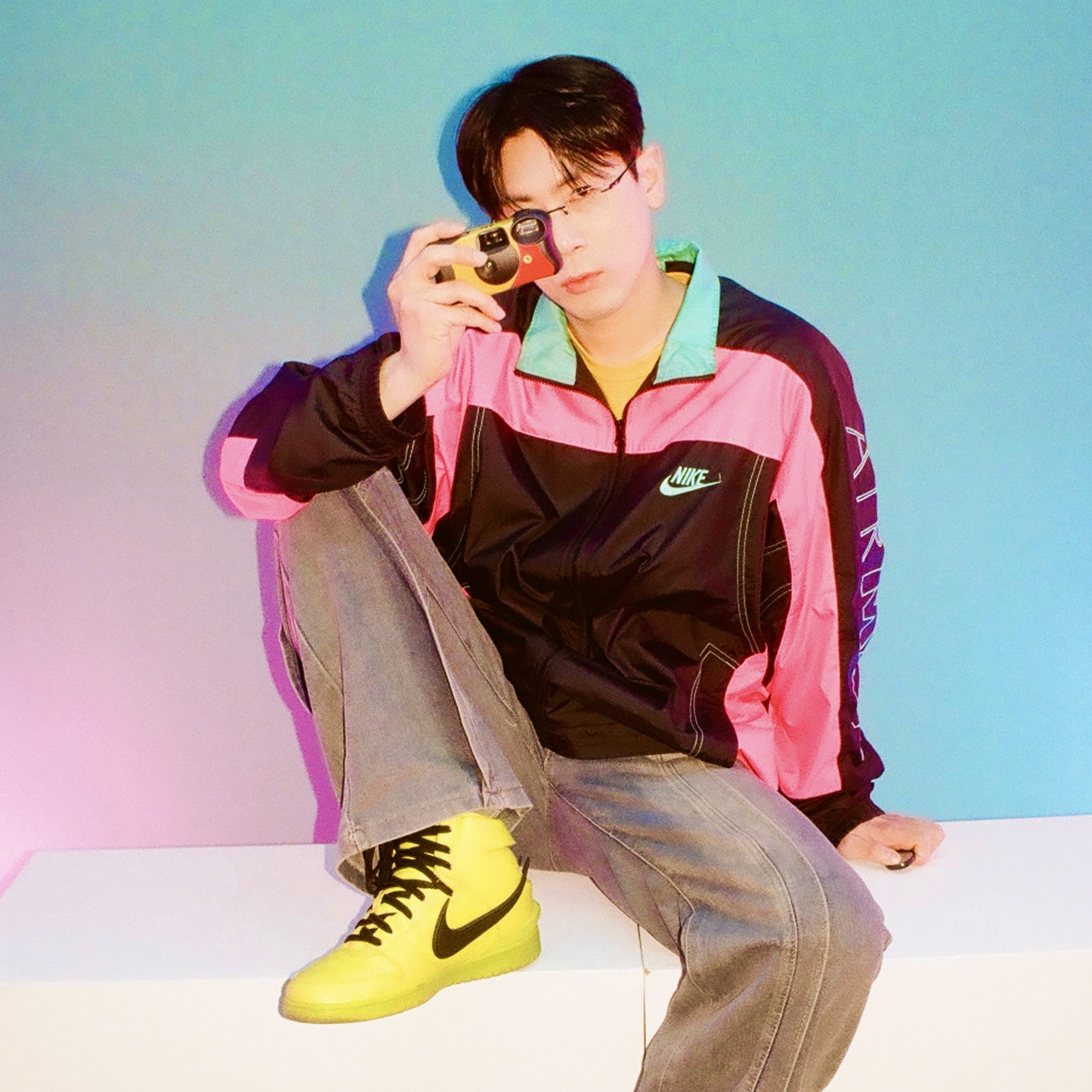 Nike x Atmos NRG Vintage PTHWK Track Jacket Black, IAB Studio T-Shirt Yellow 착용 스타일