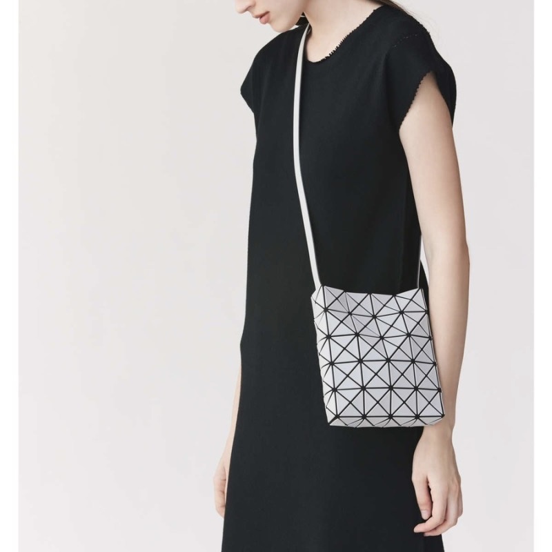 Bao Bao Issey Miyake Prism Matte Shoulder Bag Light Grey 착용 스타일