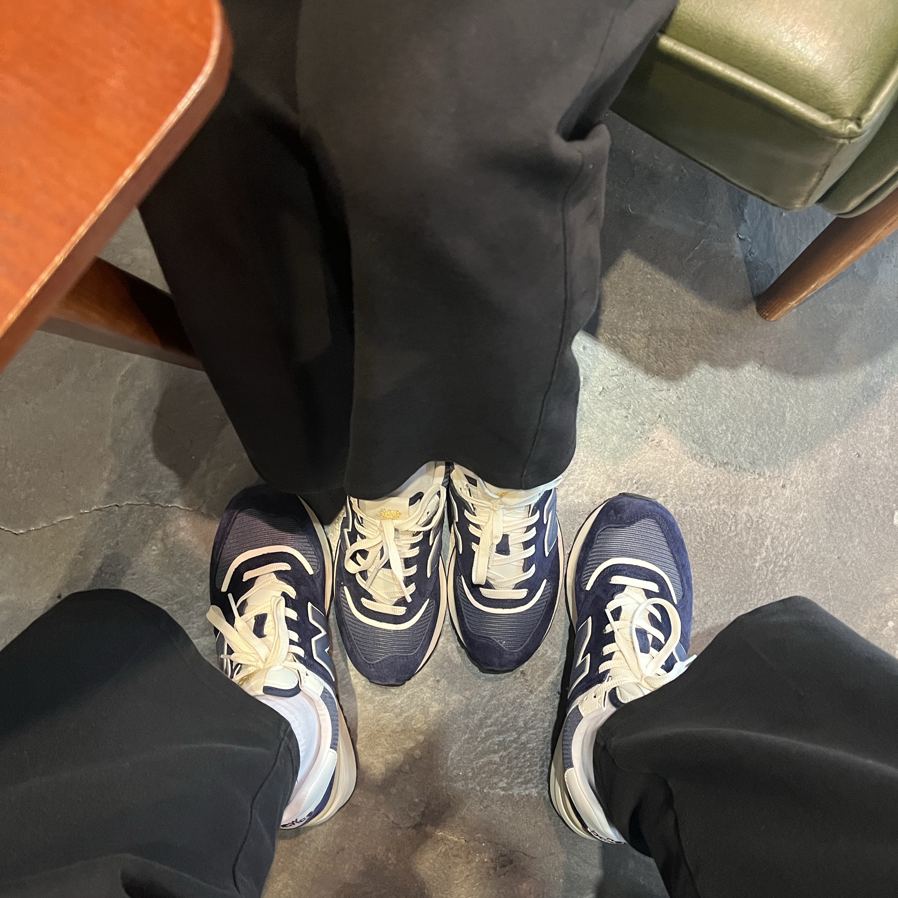 New Balance 574 Legacy Navy 착용 스타일