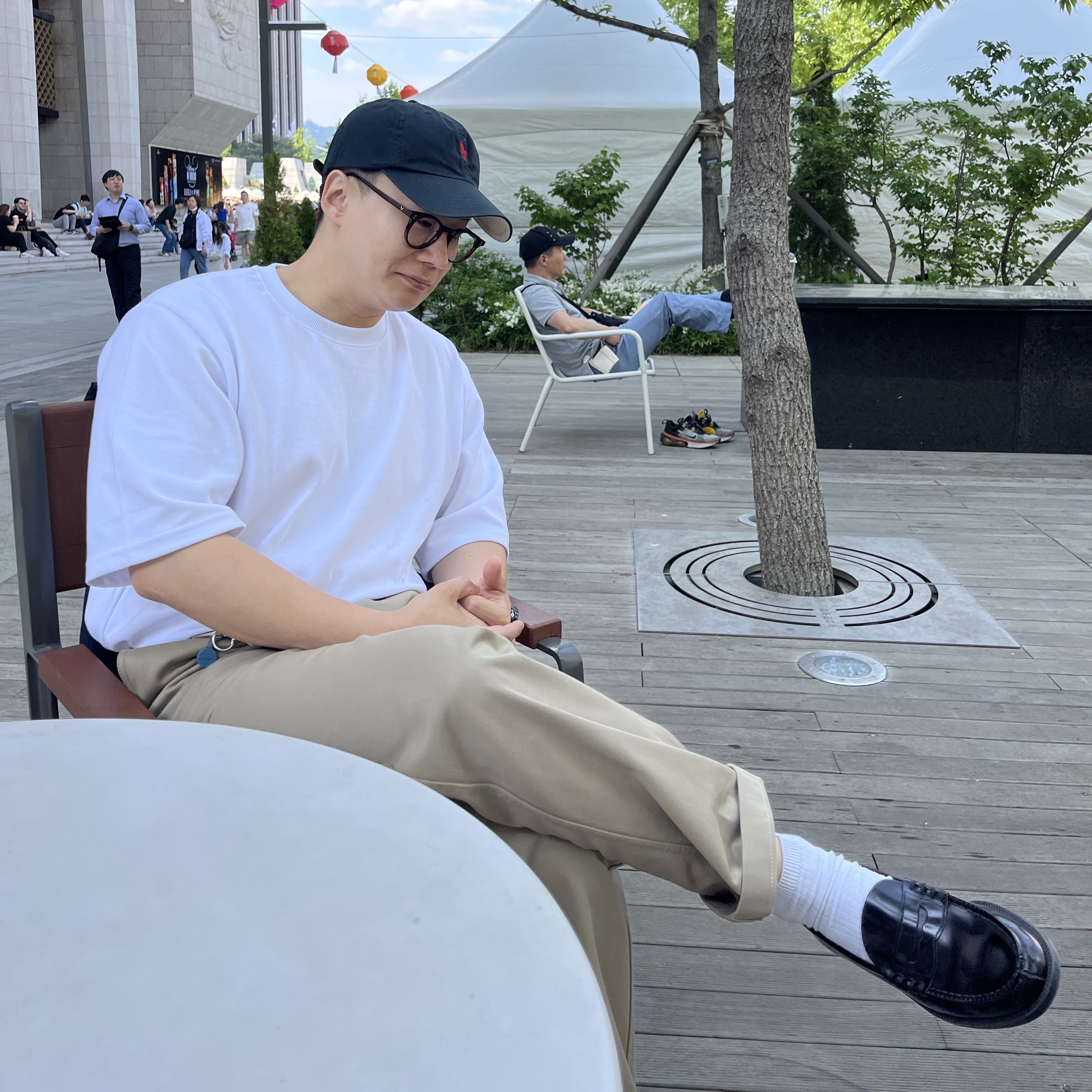 Haruta Penny Loafer Black, Adidas Yeezy Boost 700 Wave Runner Solid Grey 2021/2022 착용 스타일 - 3