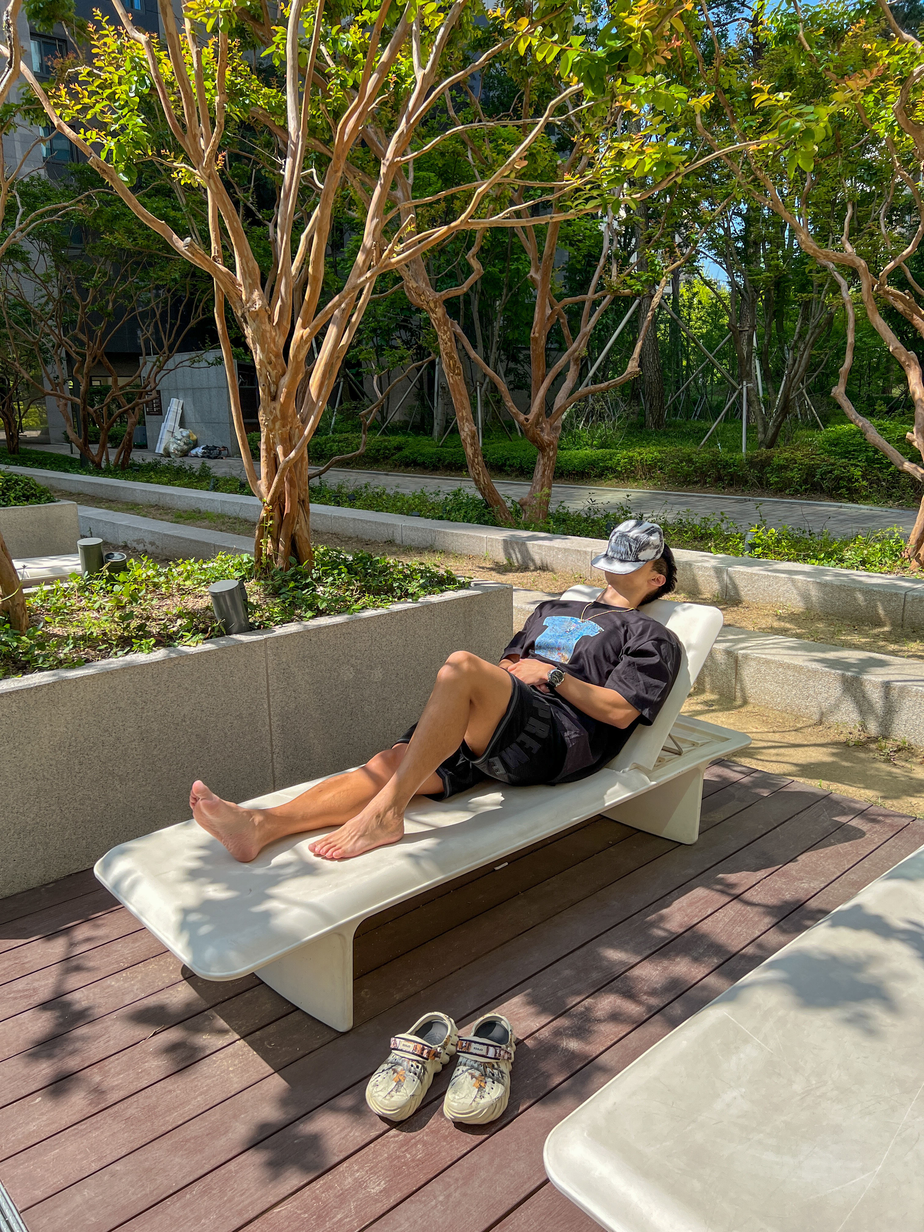 Supreme Ultrasuede Mesh Short Black - 24SS, Supreme First T-Shirt Black - 24SS 착용 스타일 - 1