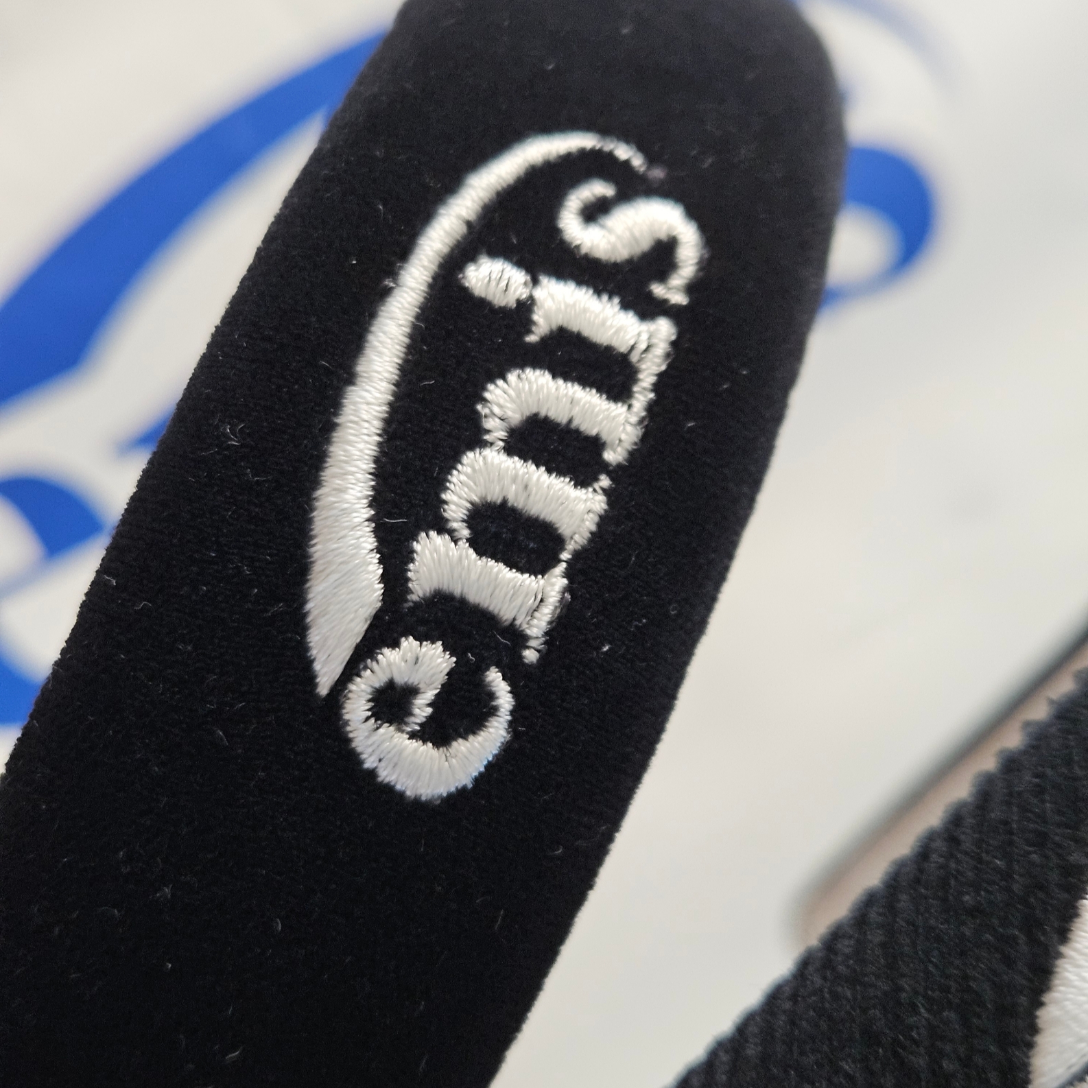 (W) Emis New Logo Hairband Black, (W) Emis Corduroy Wide Hairband Black 착용 스타일 - 3