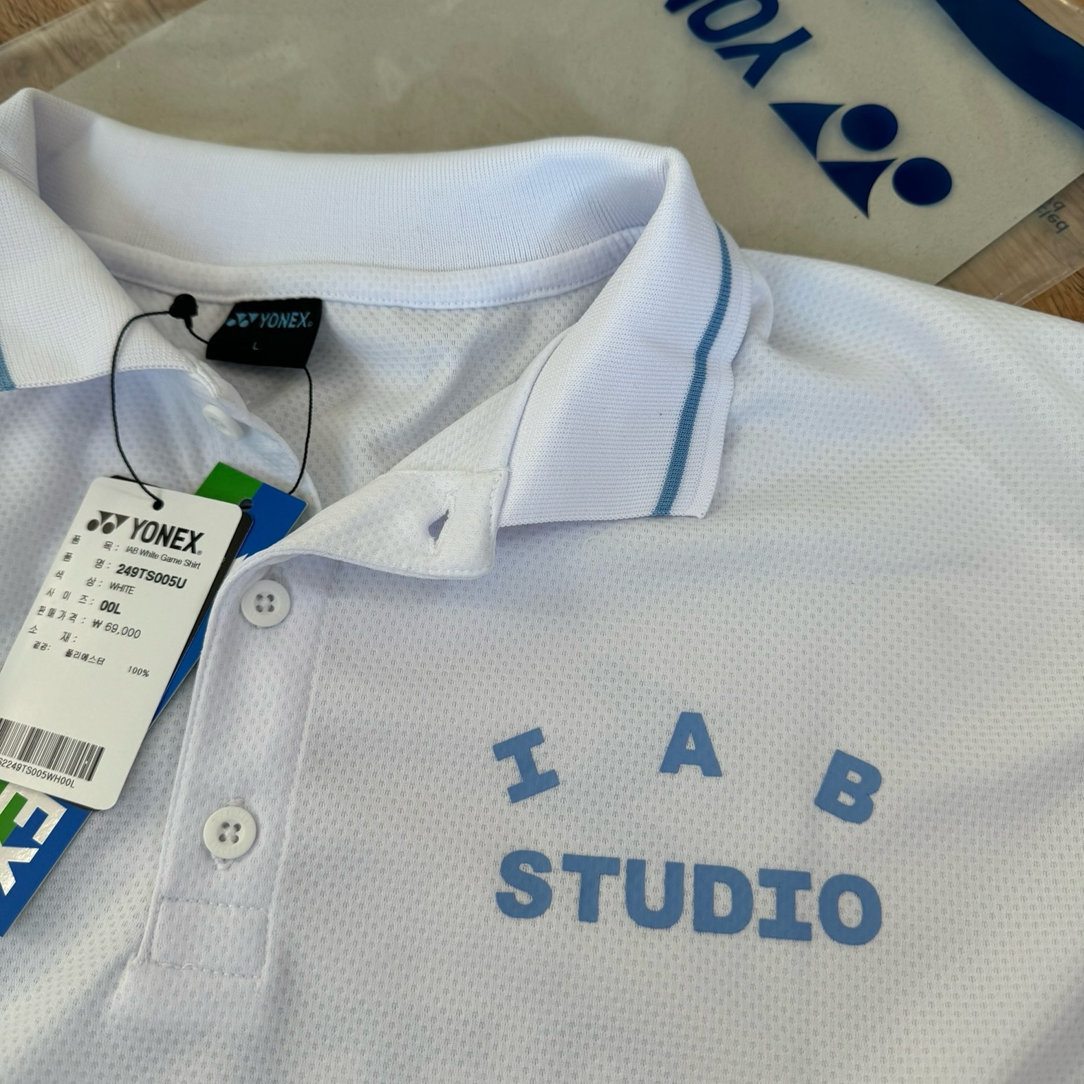 IAB Studio x Yonex Game Shirt White 착용 스타일 - 1