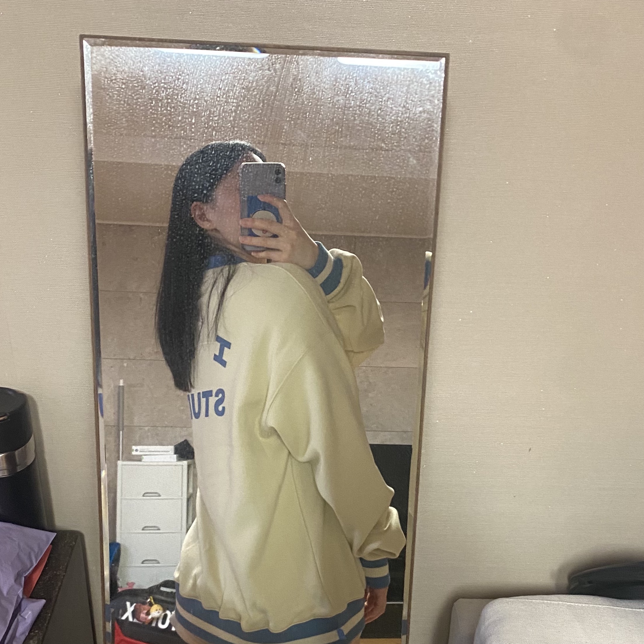 IAB Studio x Yonex Sweatshirt Reed Yellow 착용 스타일 - 3
