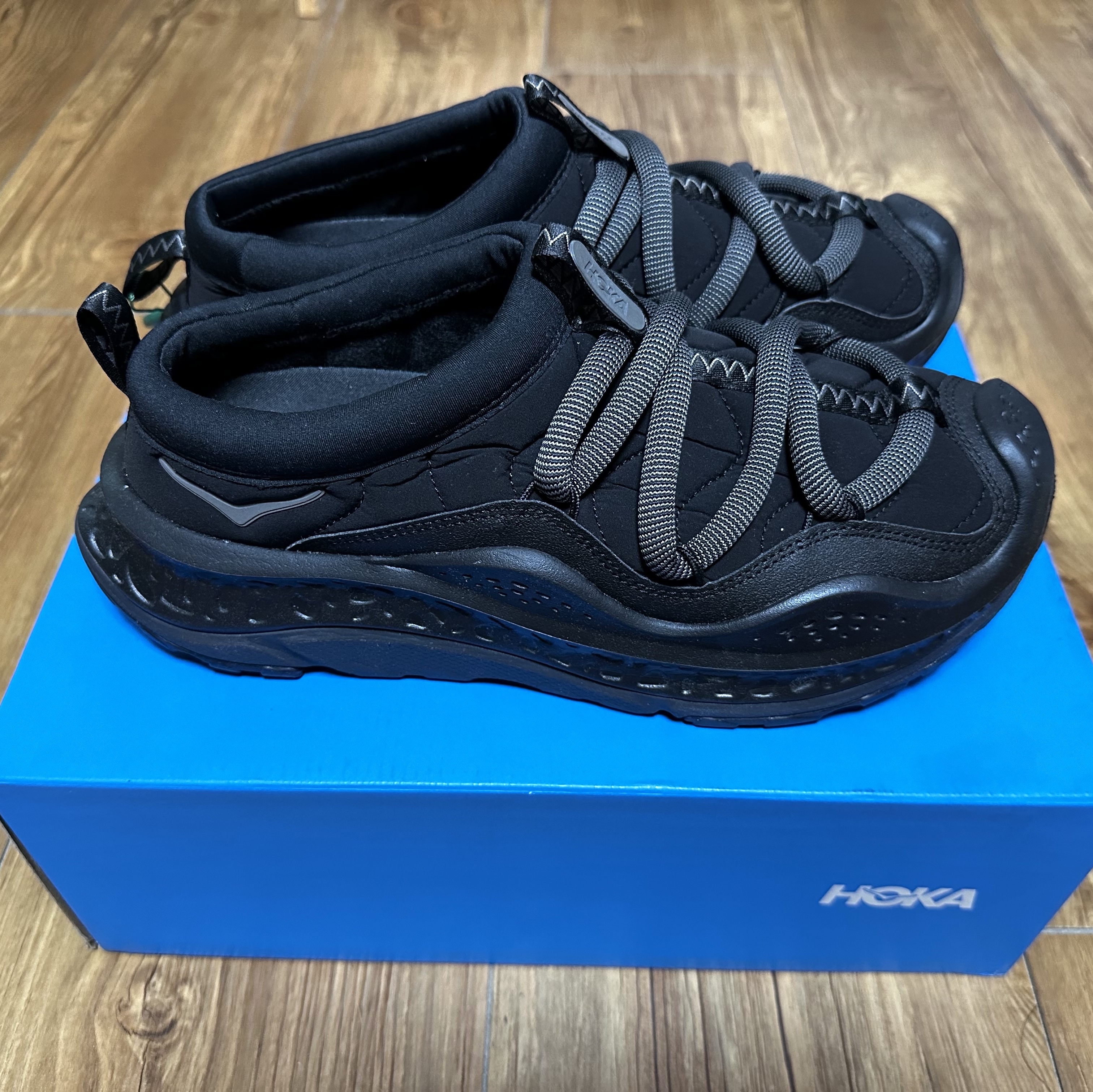Hoka Ora Primo Black 착용 스타일 - 2