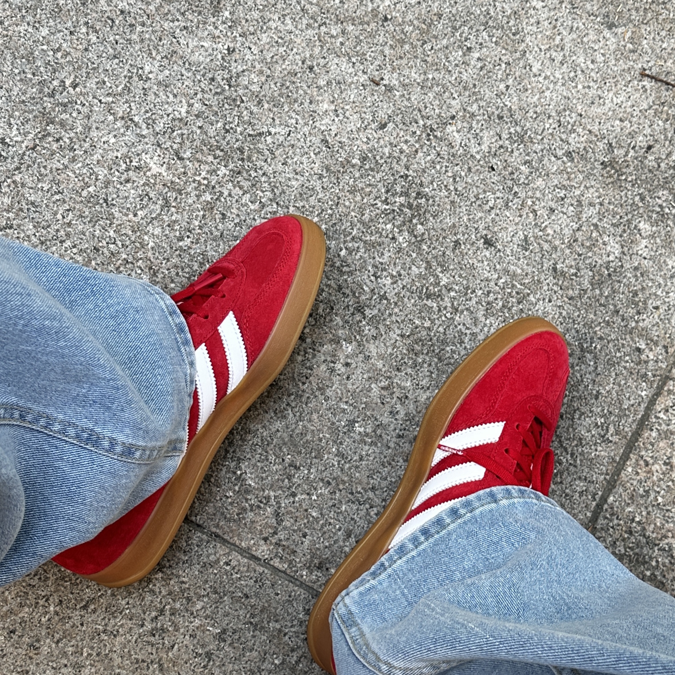 Adidas Gazelle Indoor Scarlet 착용 스타일 - 2