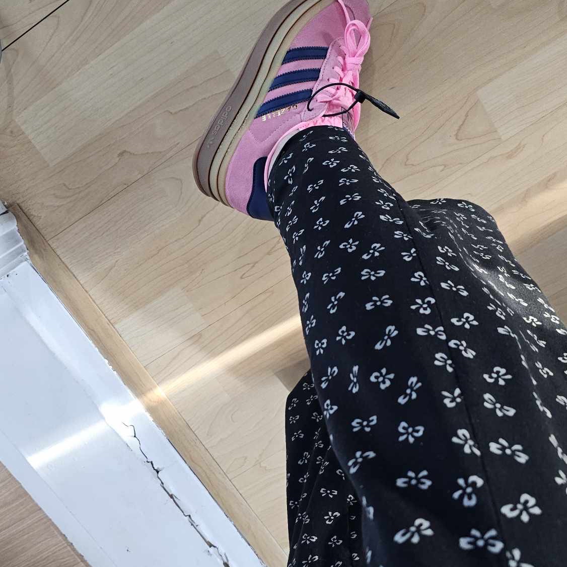 (W) Adidas Gazelle Bold Pink Glow Victory Blue 착용 스타일