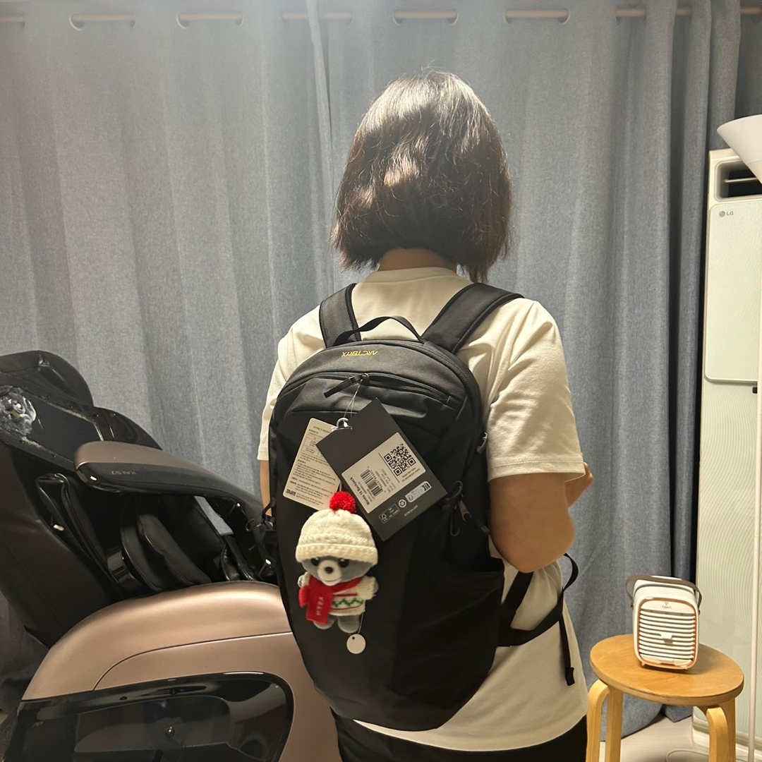 Arc'teryx Mantis 16 Backpack Black 착용 스타일