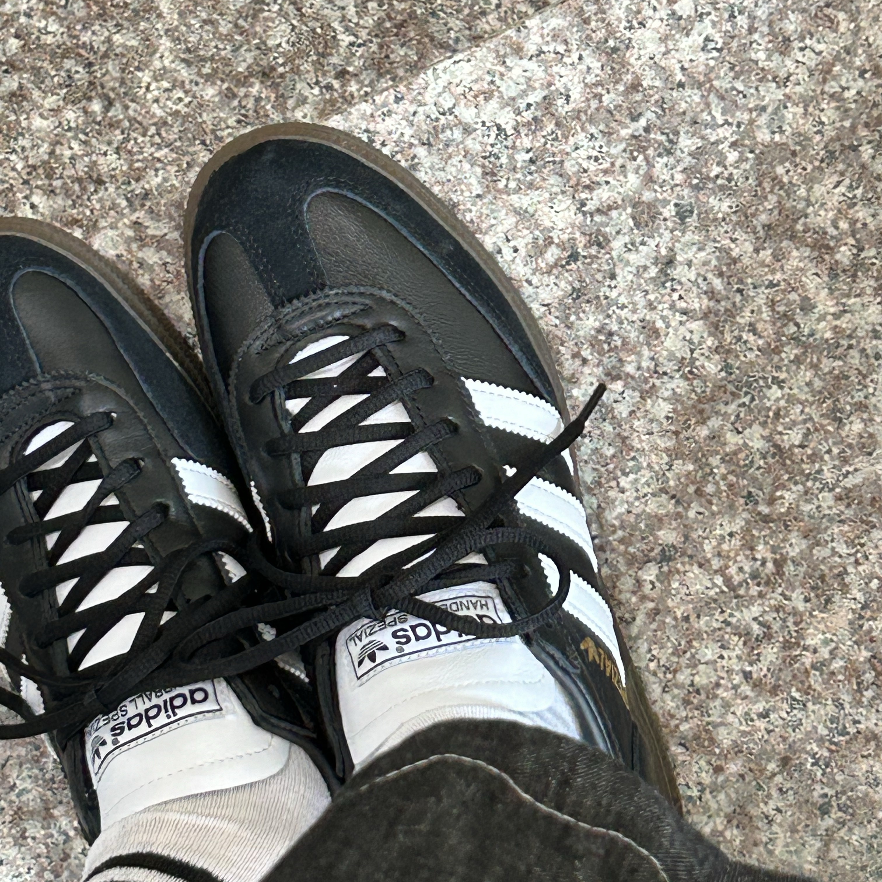 Adidas Spezial Handball Core Black White 착용 스타일