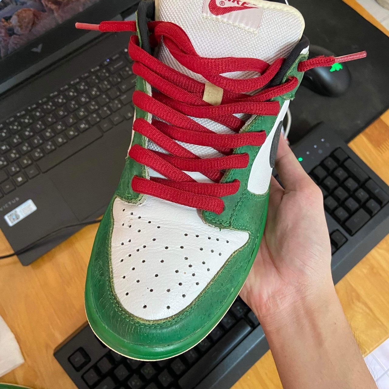 Nike SB Dunk Low Heineken 착용 스타일 - 5