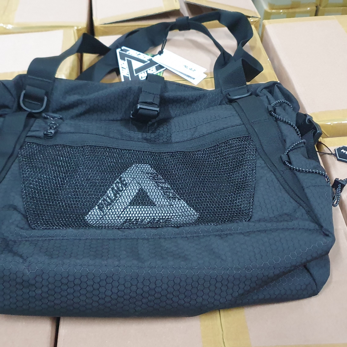 Palace Cordura Eco Hex Ripstop Shoulder Bag Black - 23FW 착용 스타일