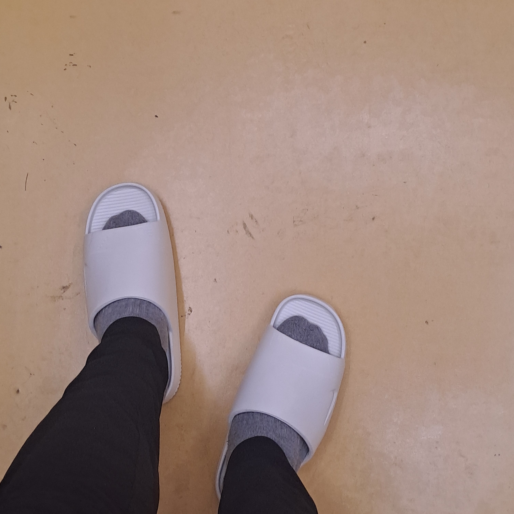 Nike Calm Slide Sail 착용 스타일