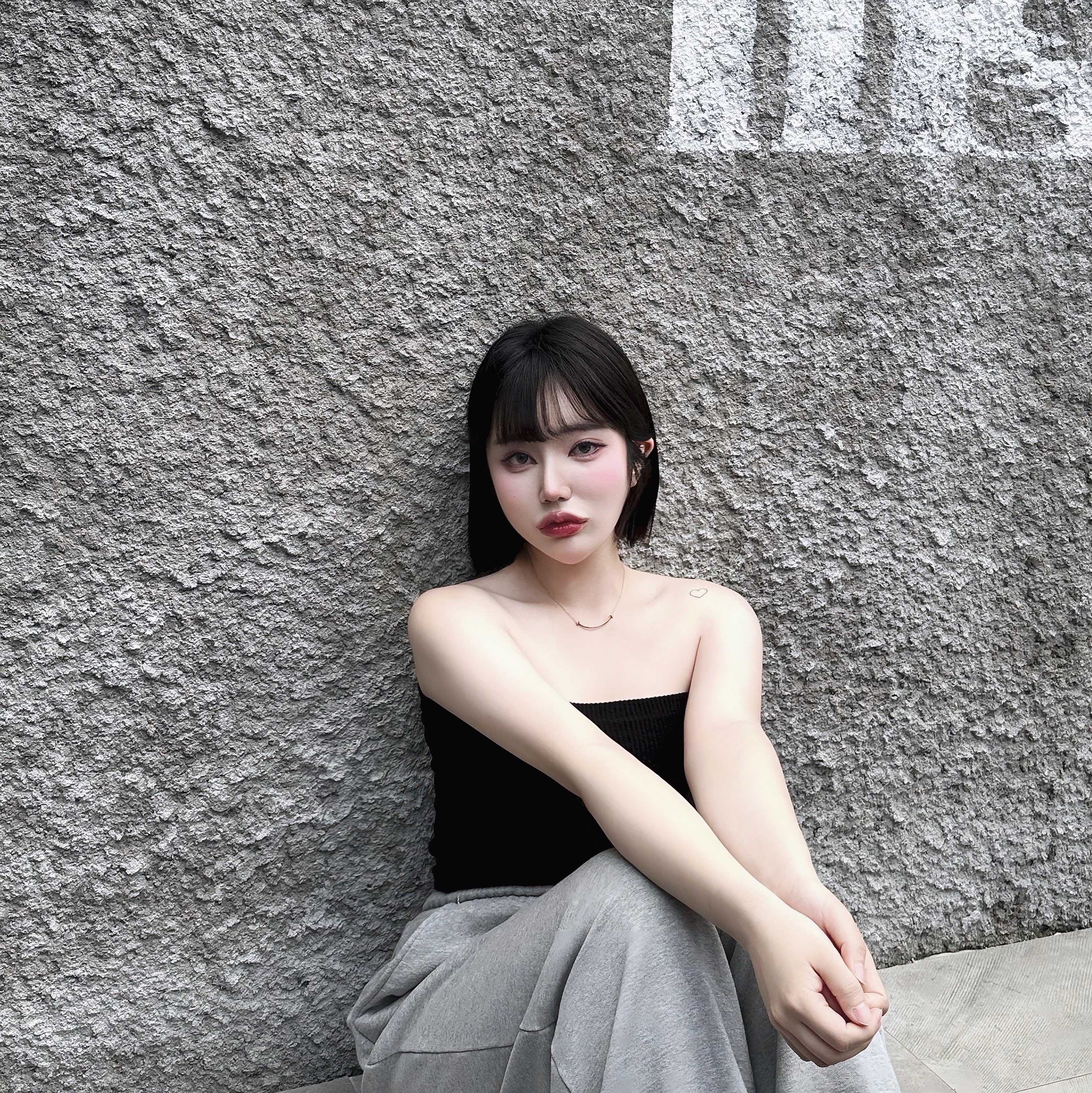 Tiffany & Co. Tiffany T Smile Pendant Small Rose Gold 착용 스타일