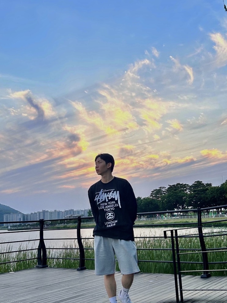 Stussy World Tour LS T-Shirt Black 2024, Nike Air Force 1 '07 Low White 착용 스타일